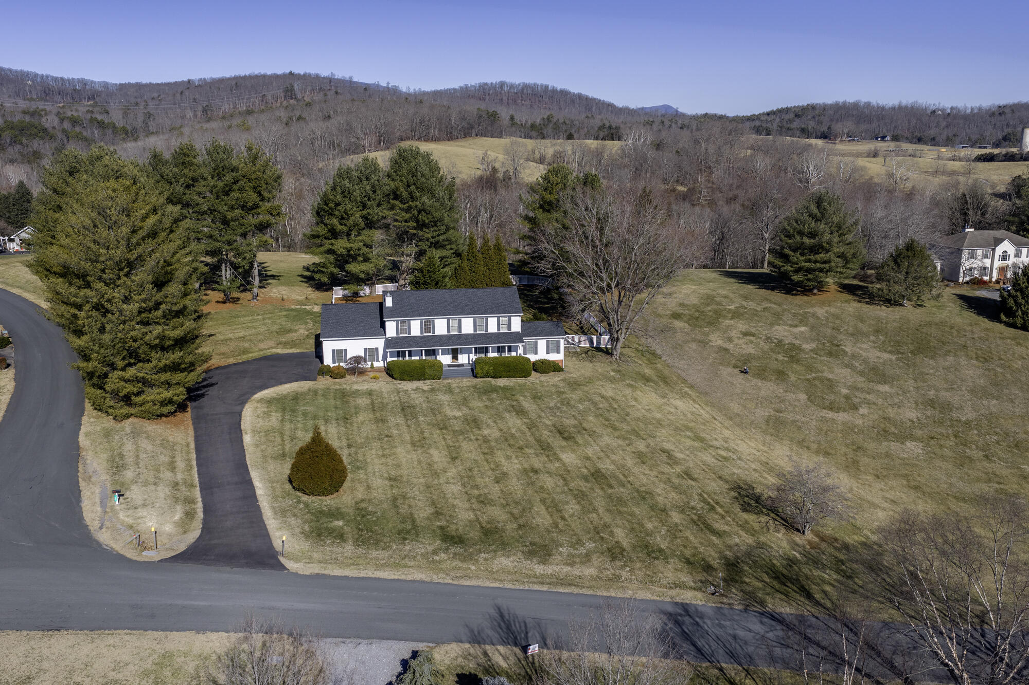 12 Hall Cir