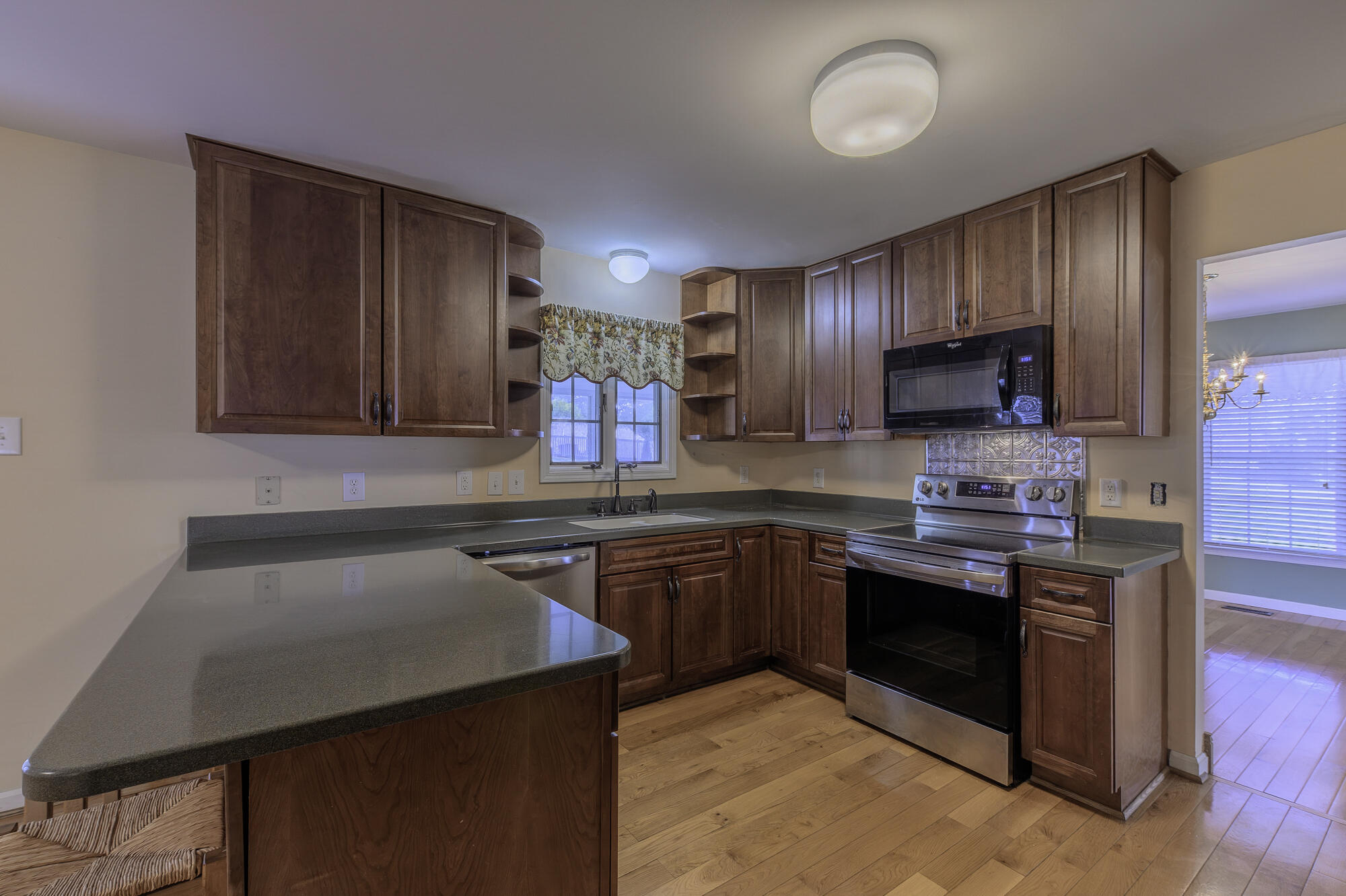 12 Hall Cir