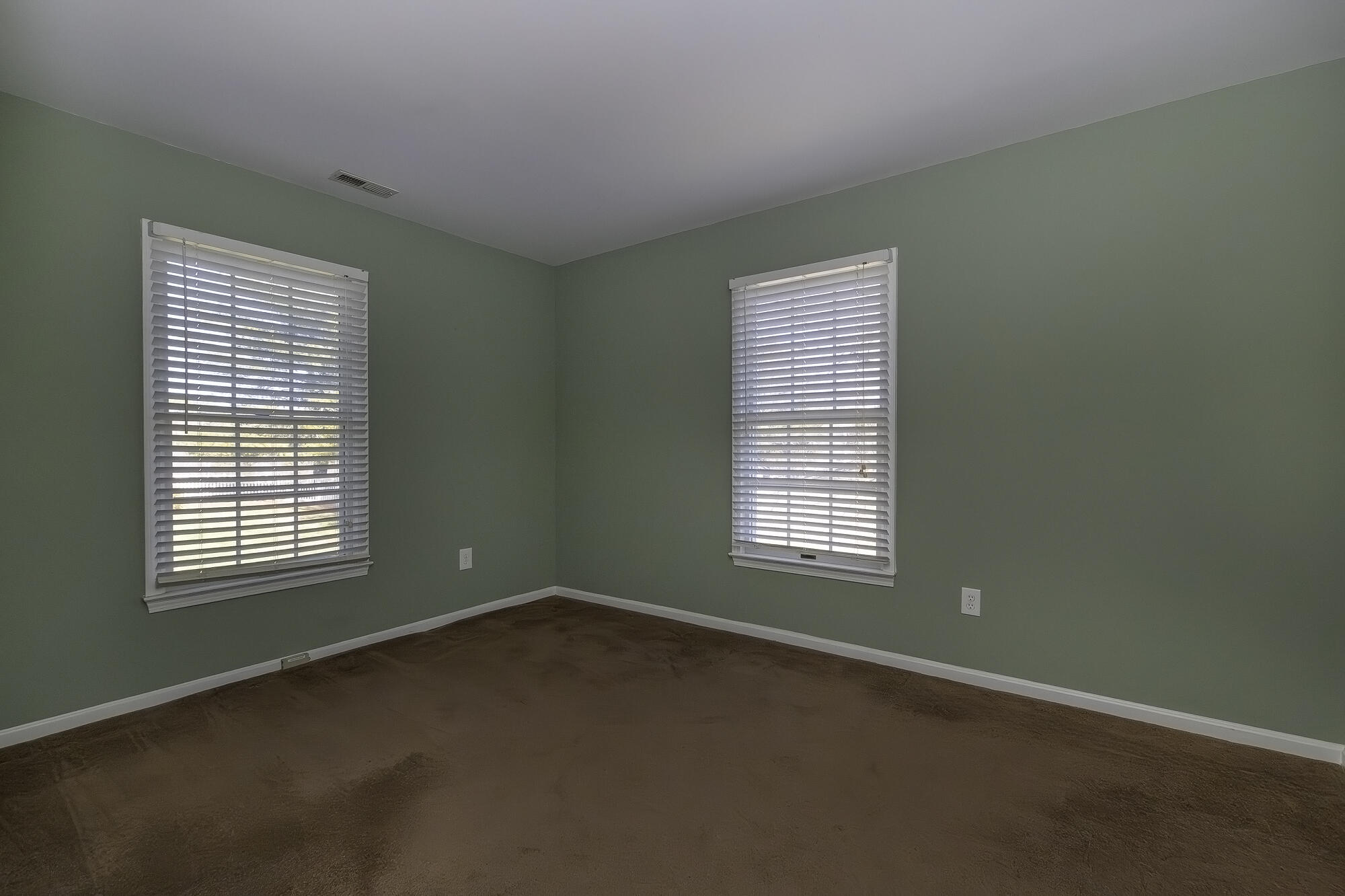 12 Hall Cir