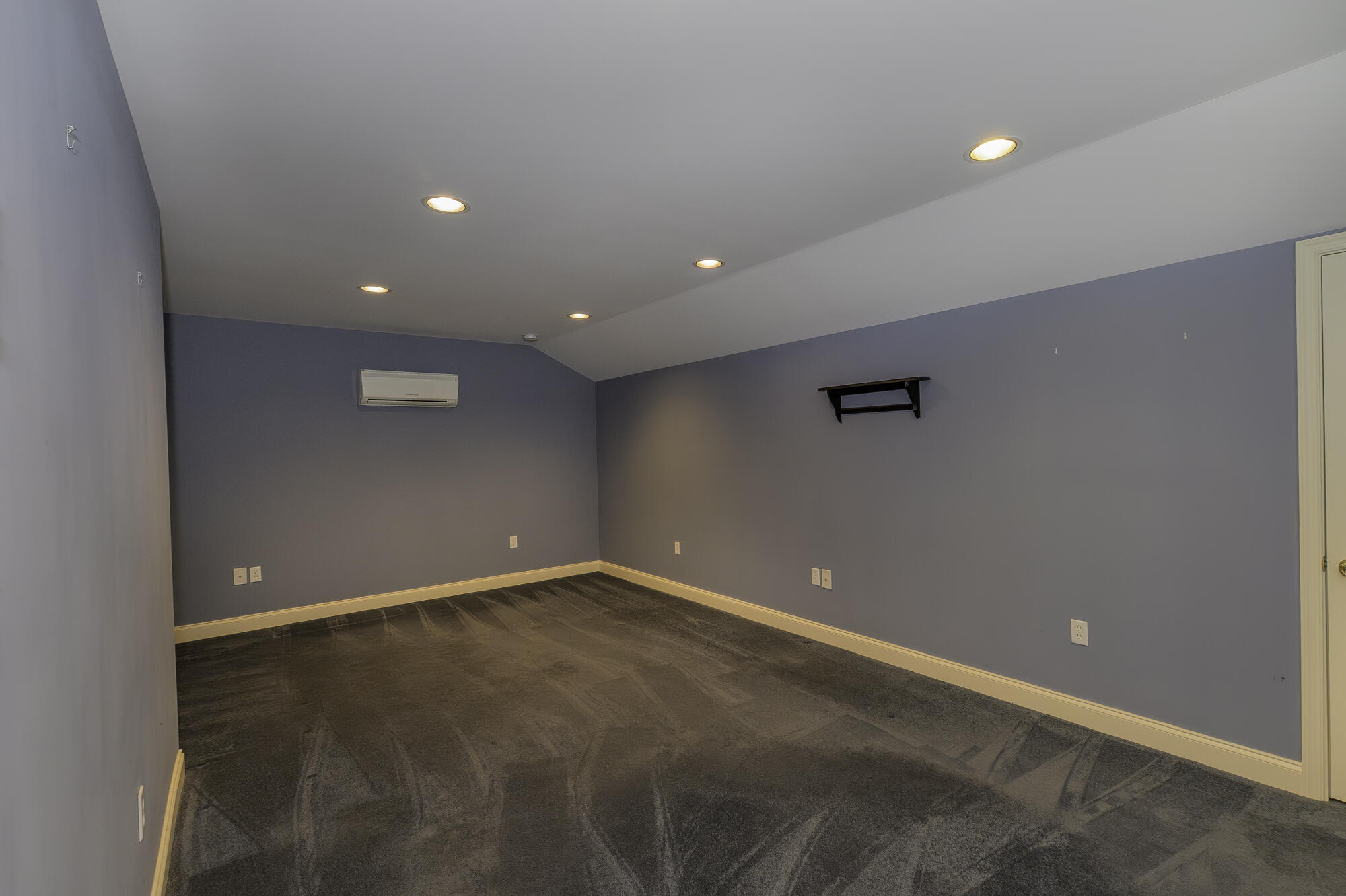 12 Hall Cir