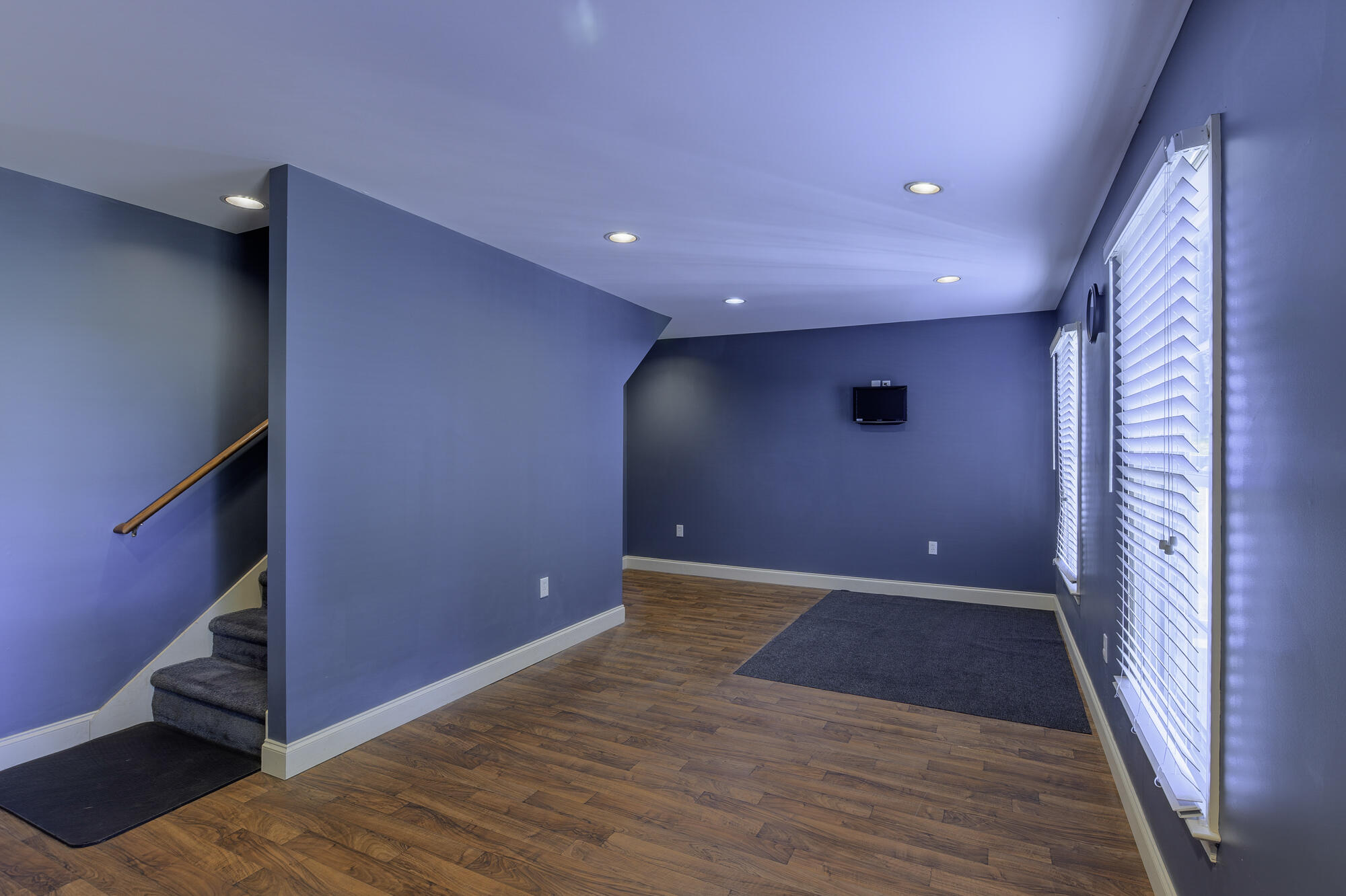 12 Hall Cir