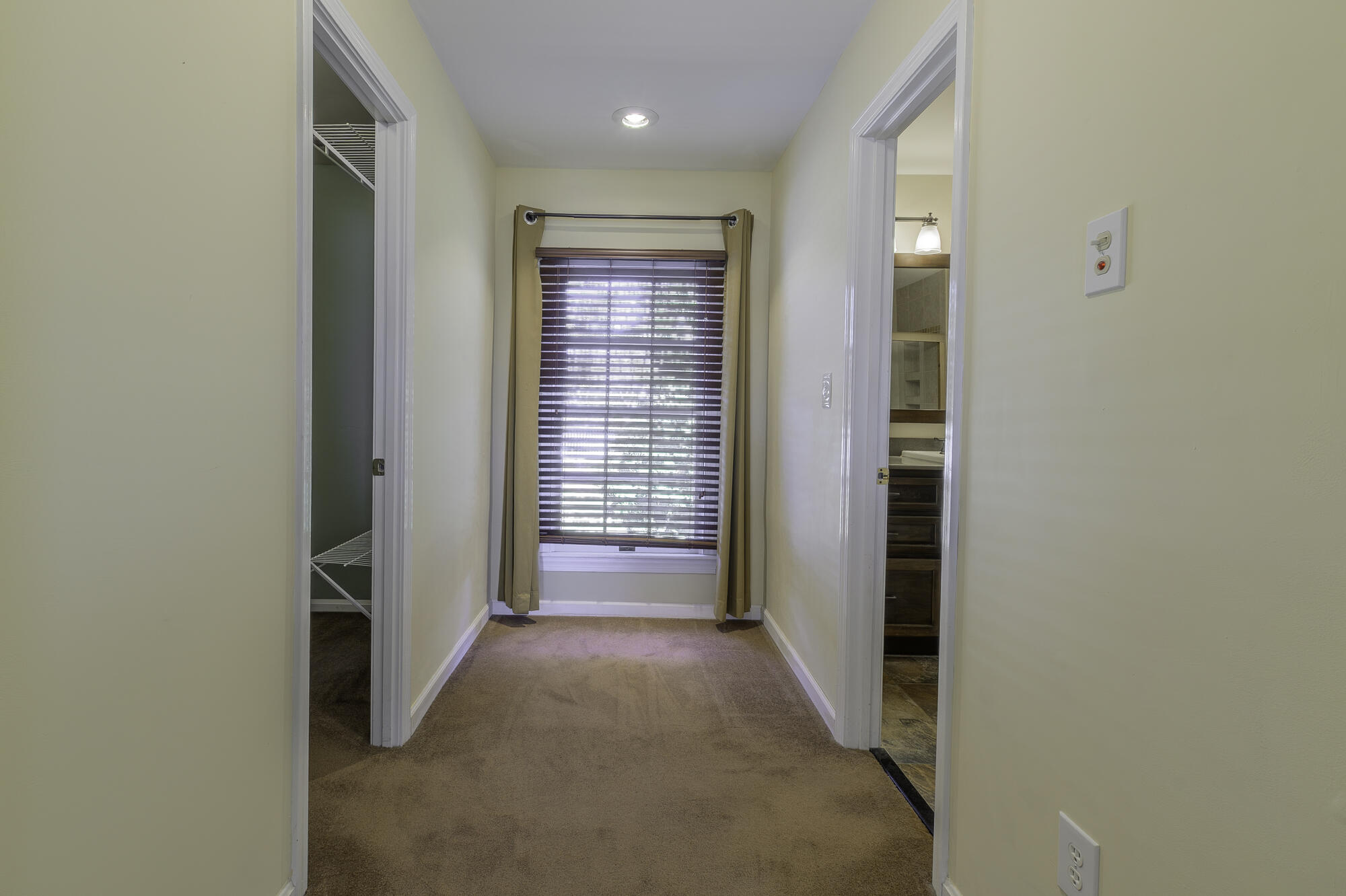 12 Hall Cir