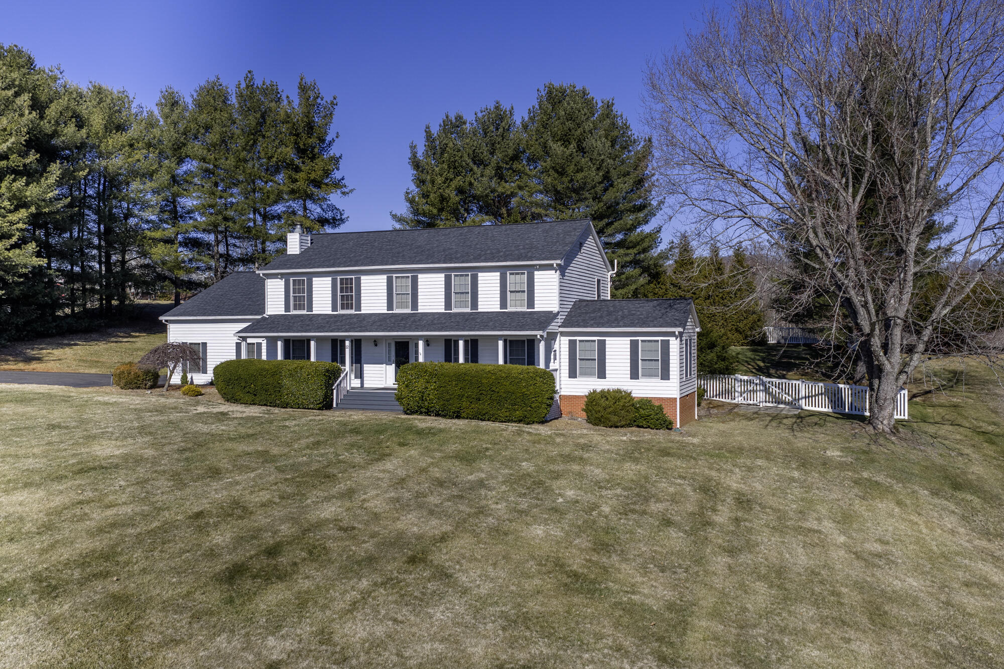 12 Hall Cir