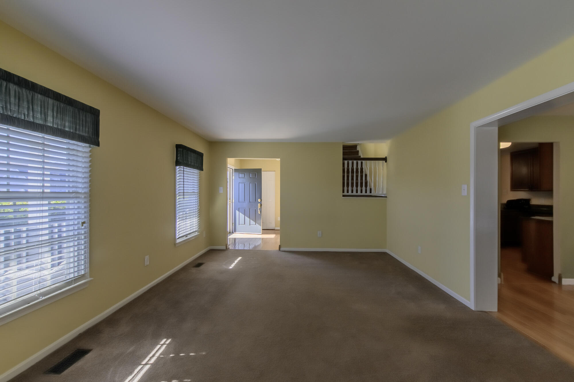12 Hall Cir