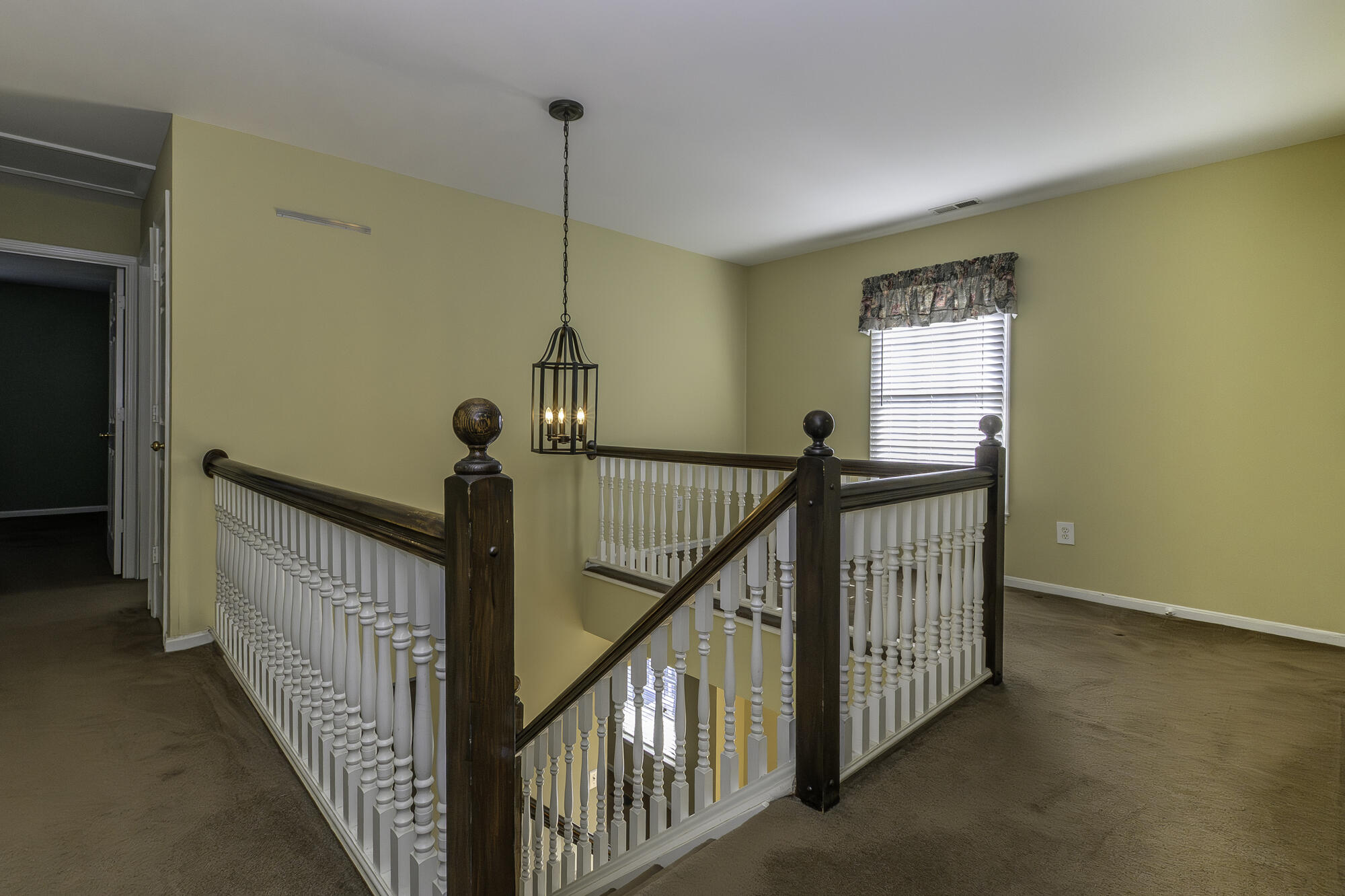 12 Hall Cir