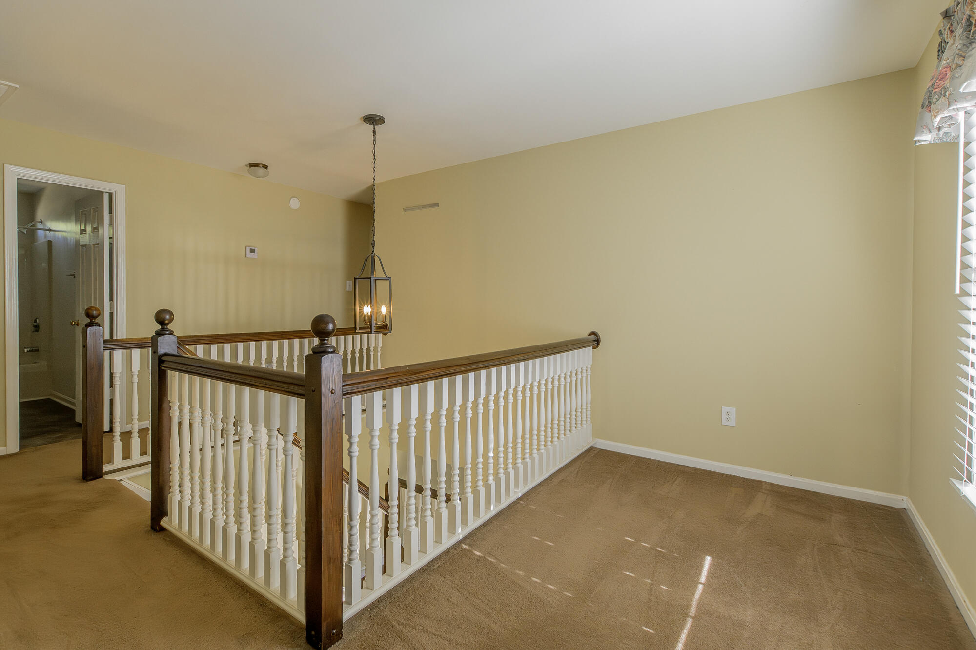 12 Hall Cir