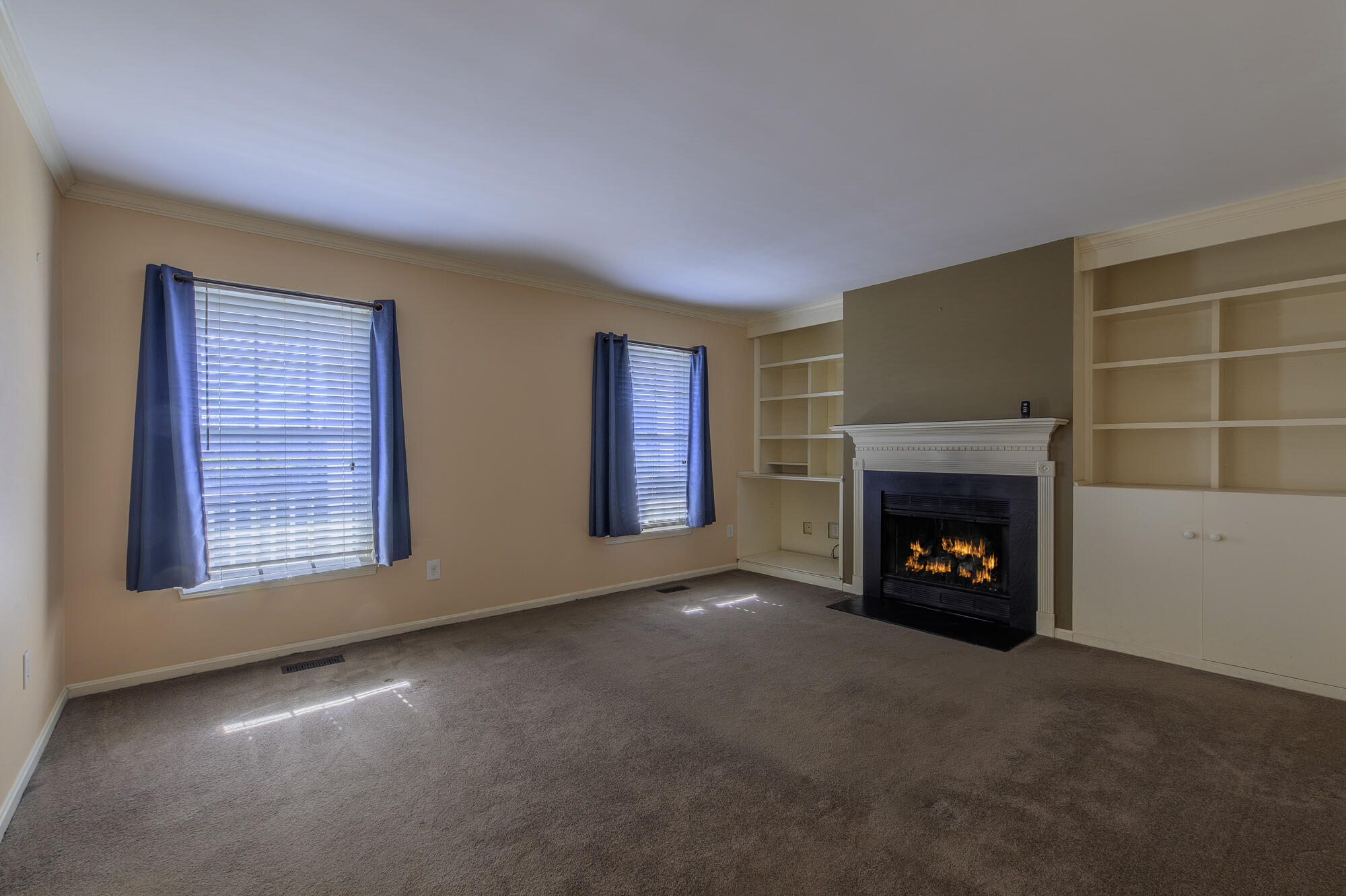 12 Hall Cir