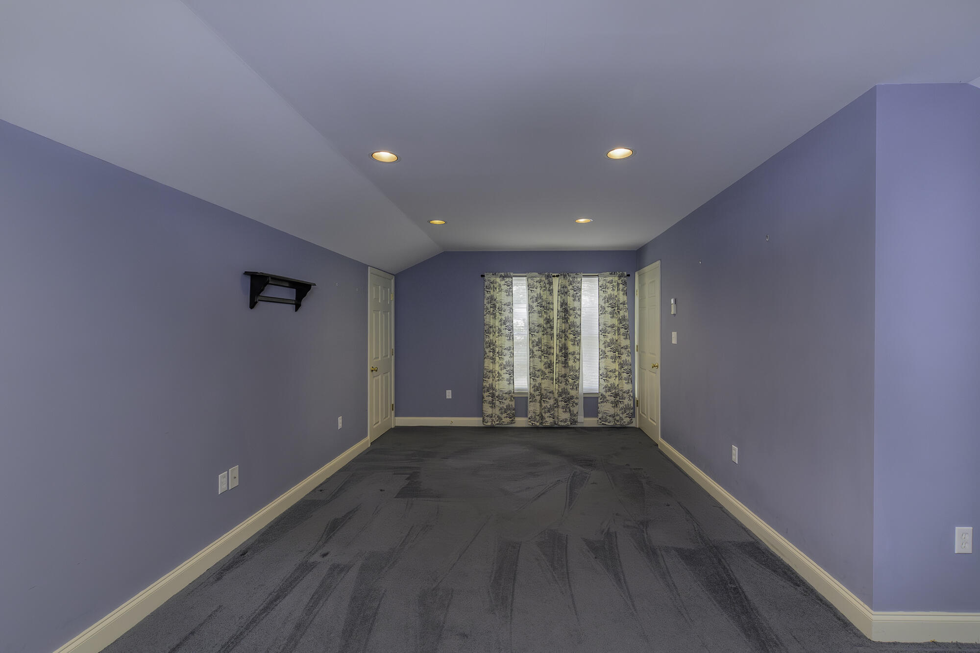 12 Hall Cir