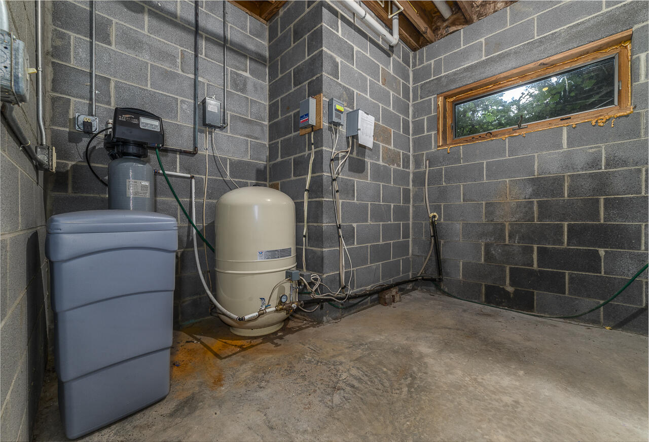 150 FOREST HILL VIEW