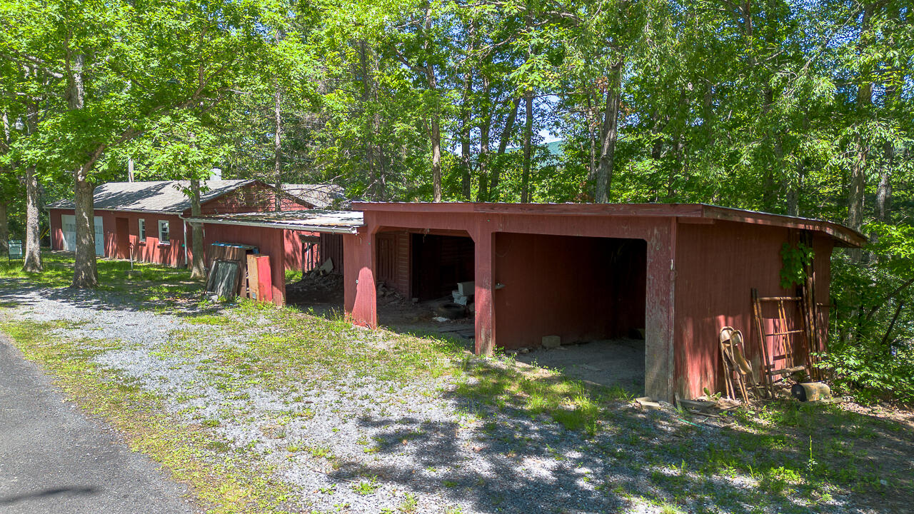 211 WaterTank Rd
