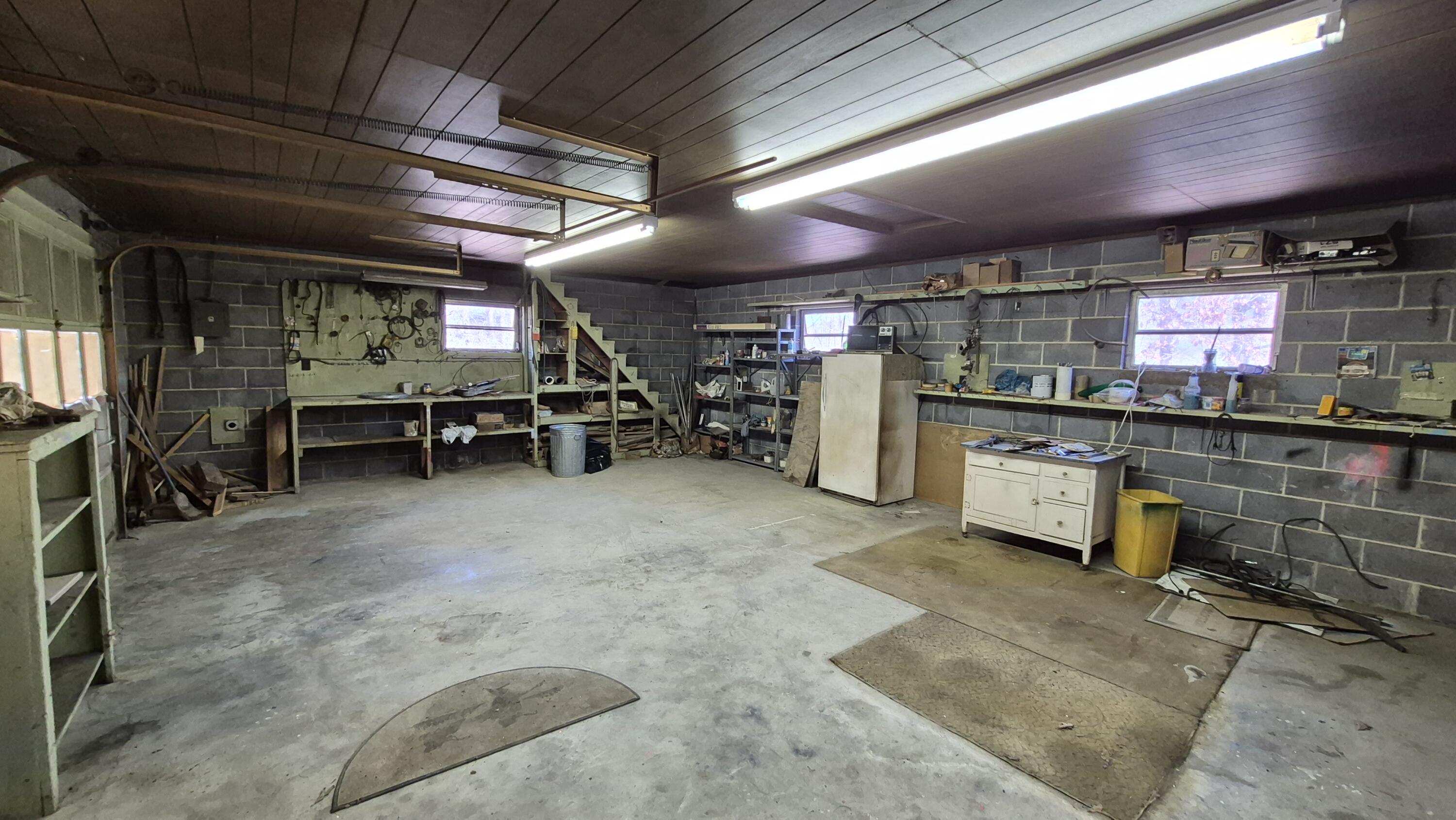 211 WaterTank Rd