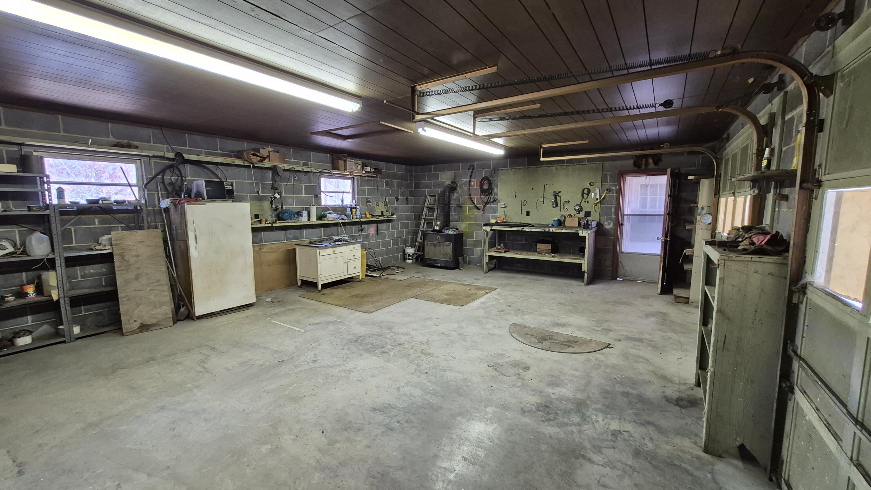 211 WaterTank Rd