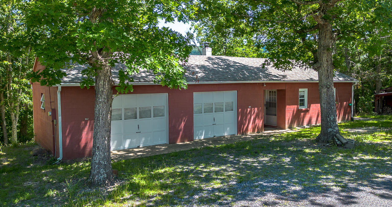 211 WaterTank Rd