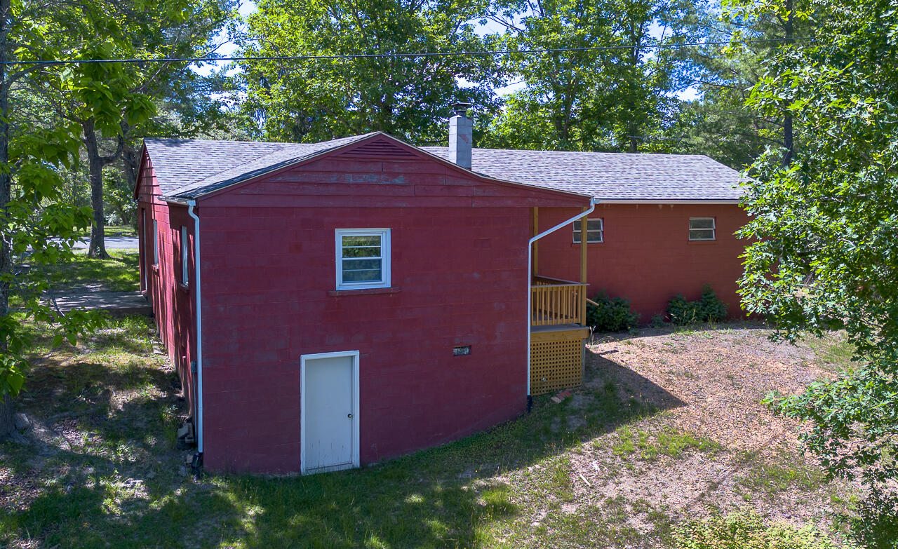 211 WaterTank Rd