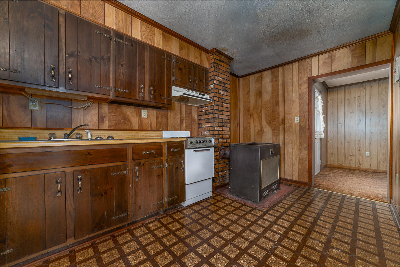 211 WaterTank Rd