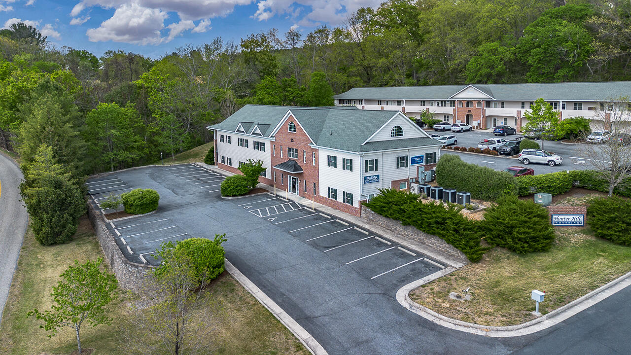 25 Crossing Ln Suite 1