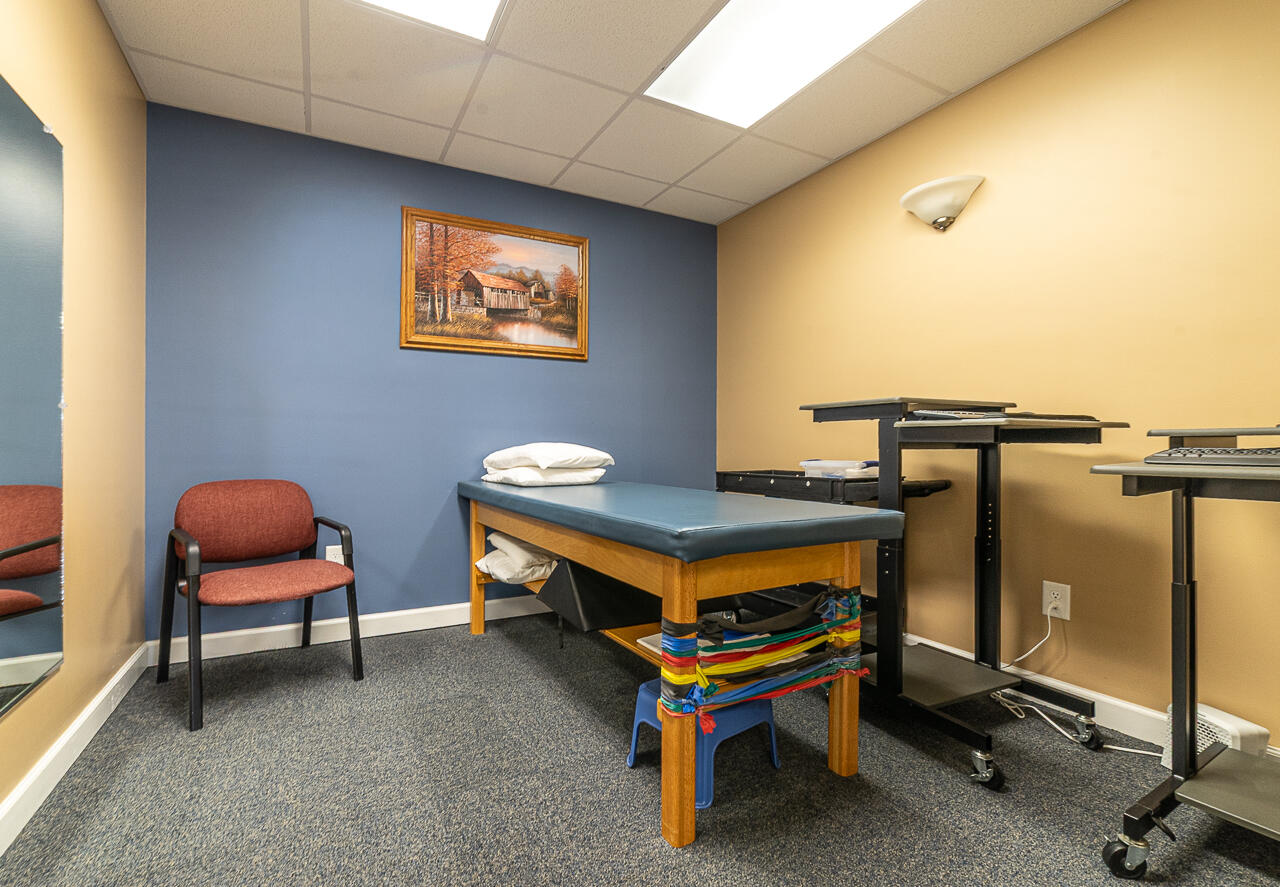 25 Crossing Ln Suite 1