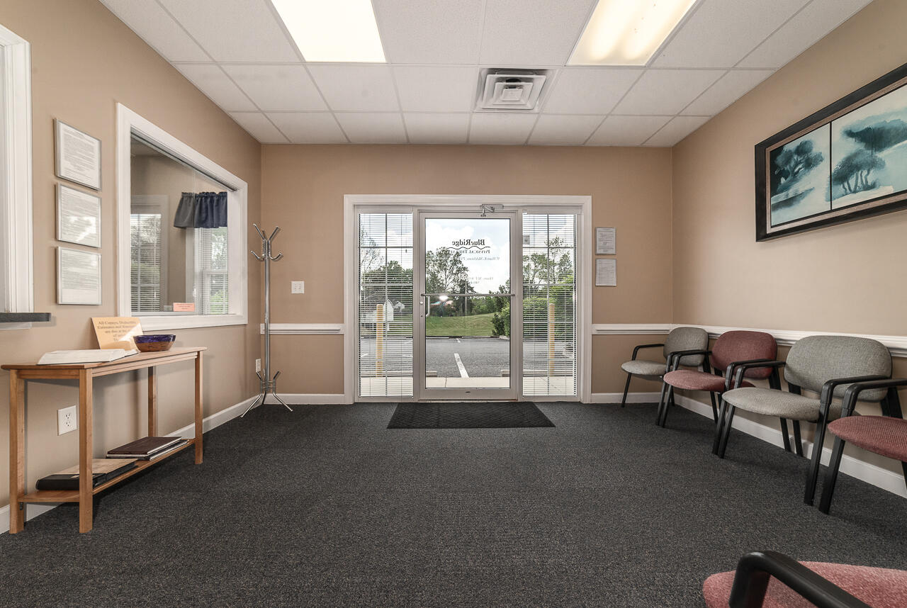 25 Crossing Ln Suite 1