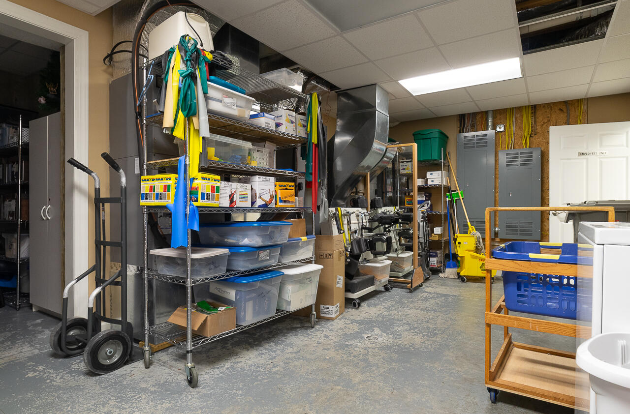 25 Crossing Ln Suite 1