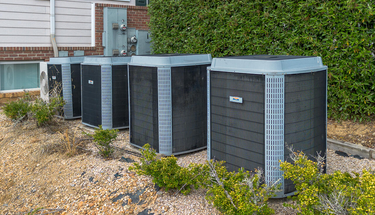 25 Crossing Ln Suite 1