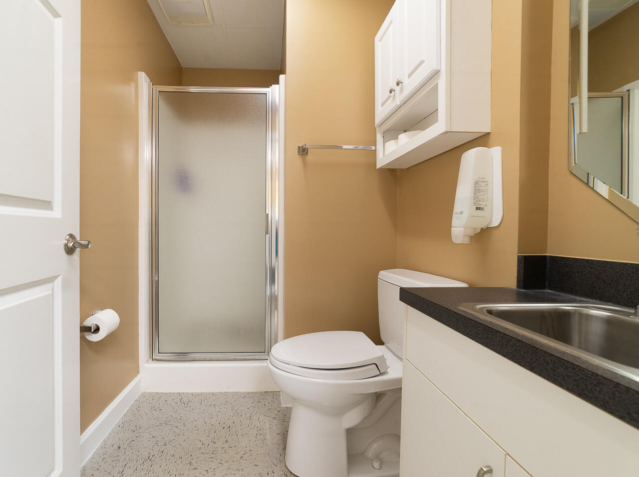 25 Crossing Ln Suite 1