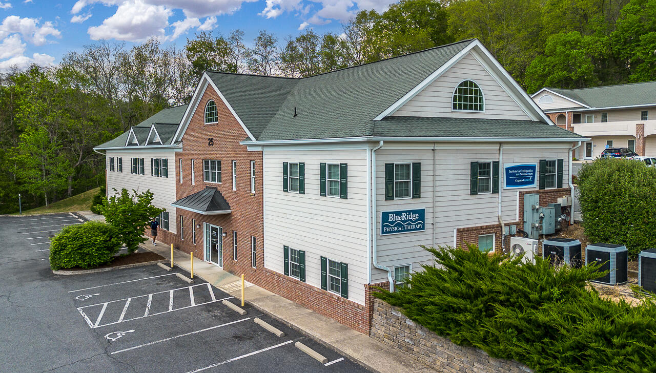 25 Crossing Ln Suite 1