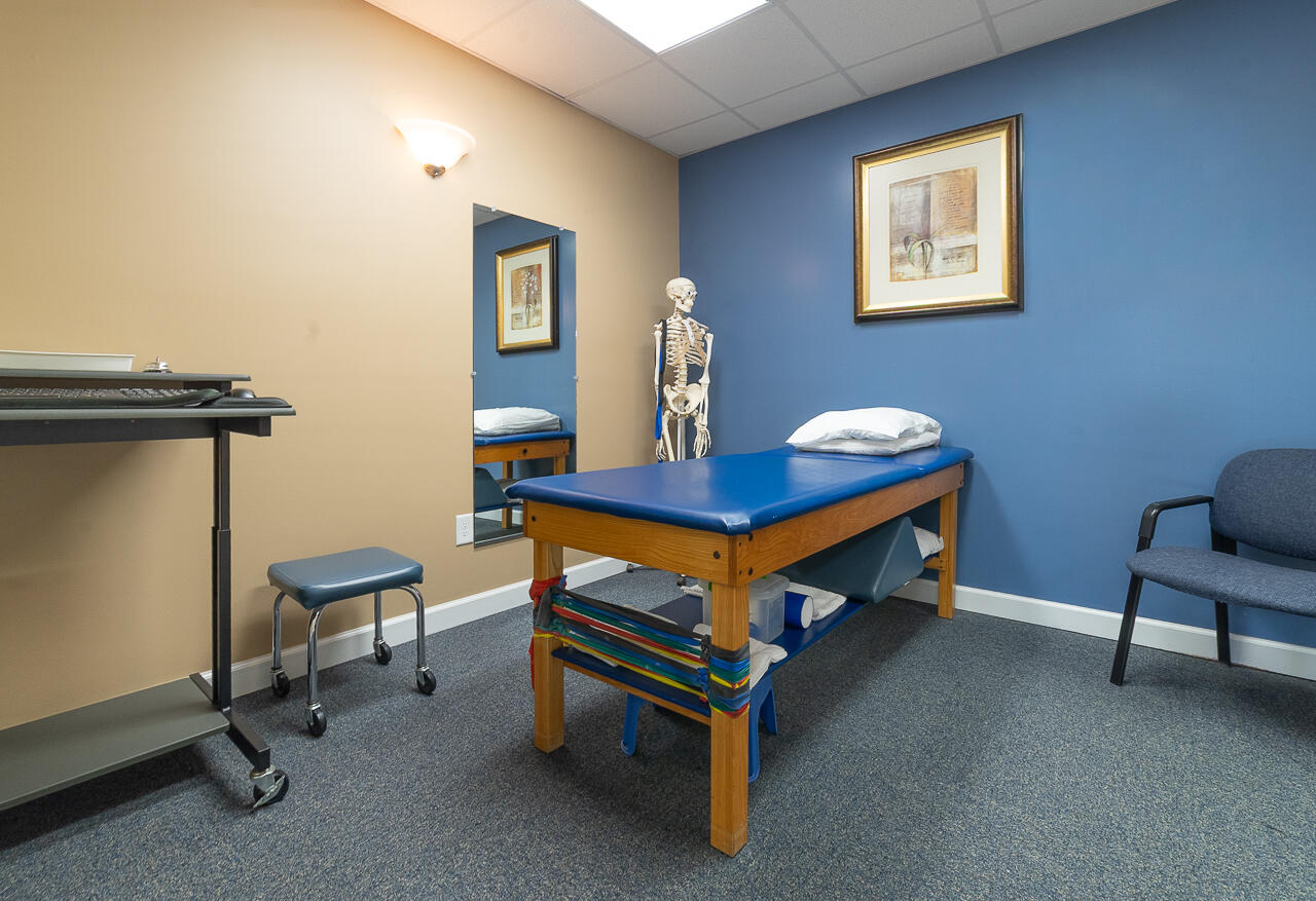 25 Crossing Ln Suite 1