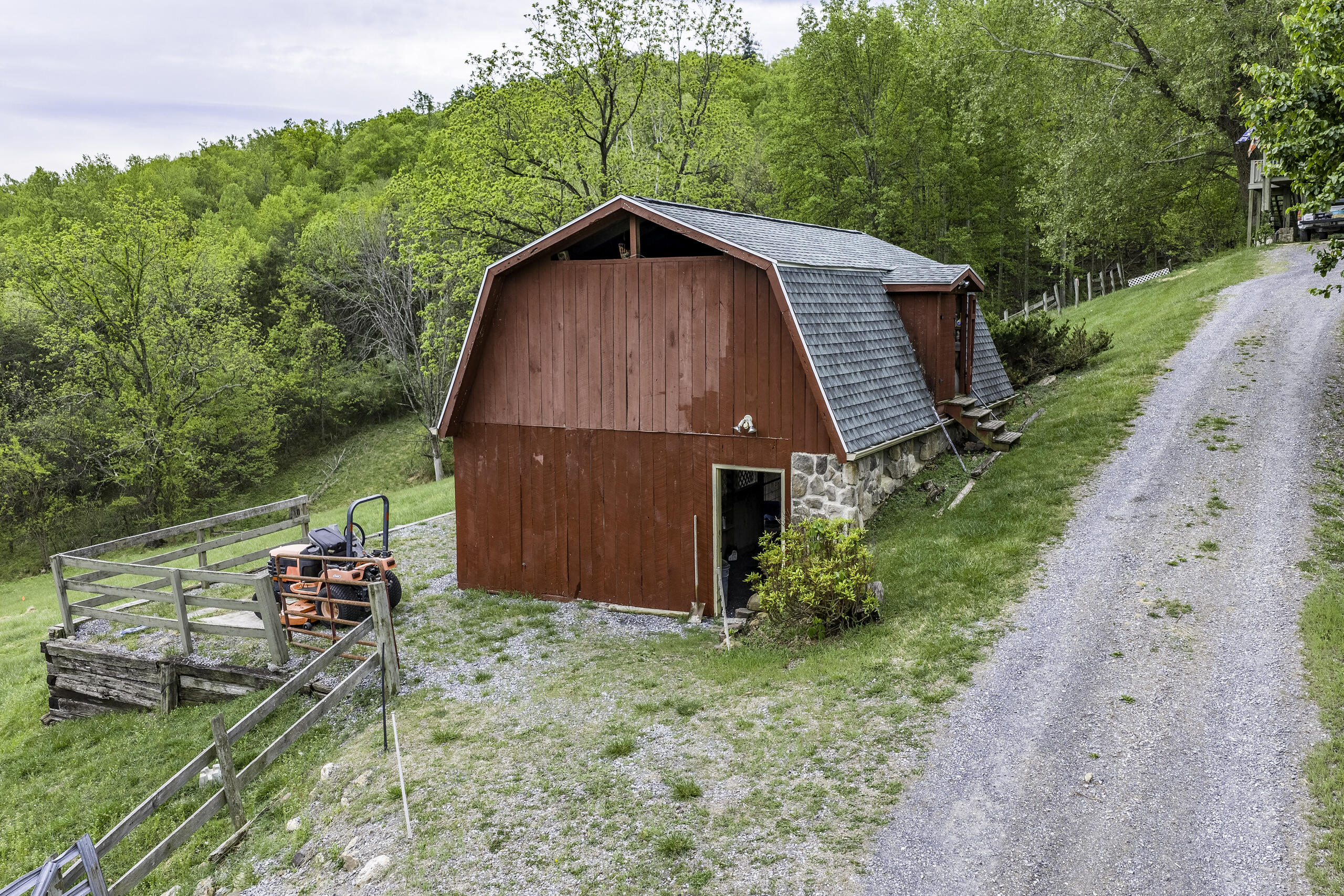 311 Higgins Hollow Rd