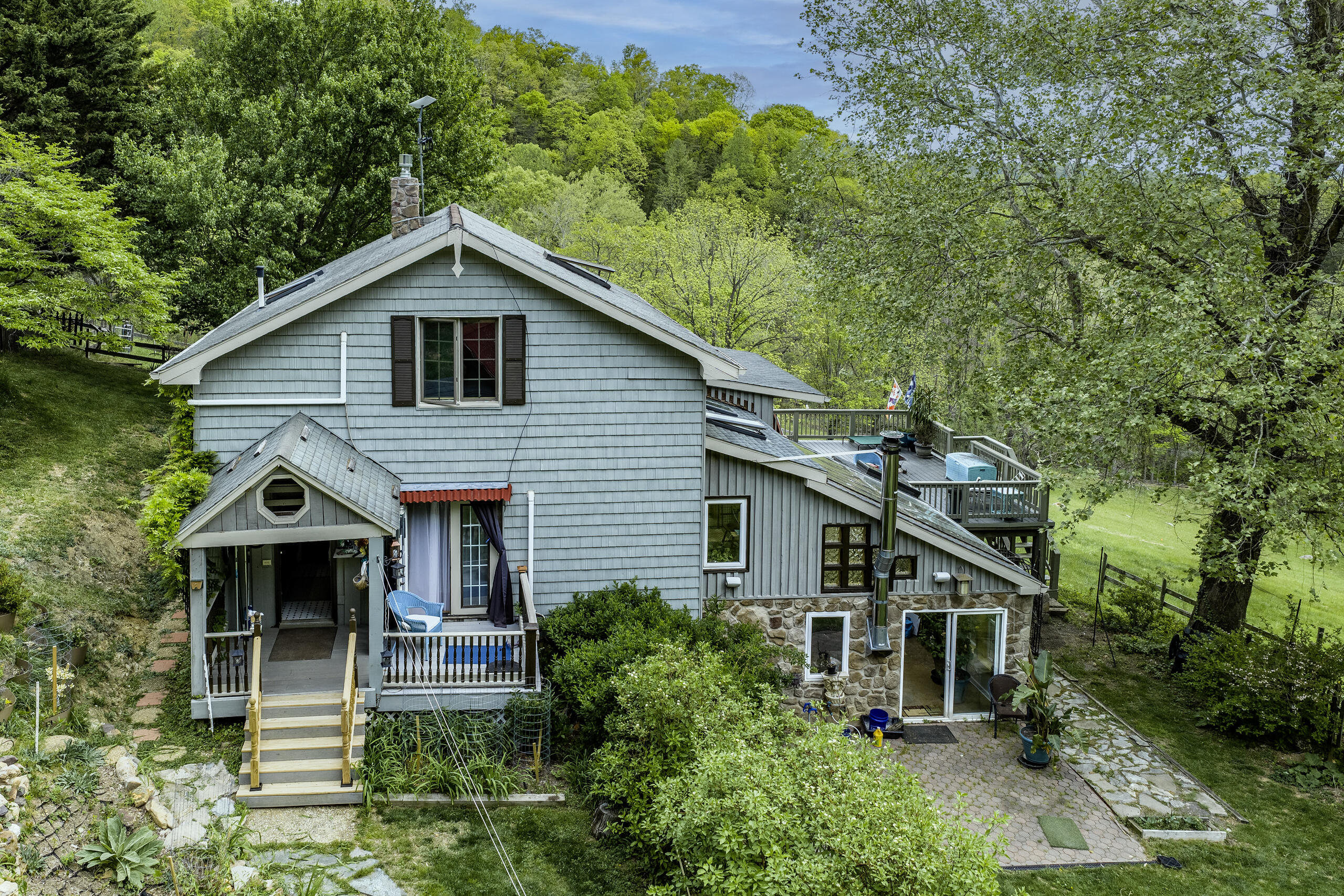 311 Higgins Hollow Rd