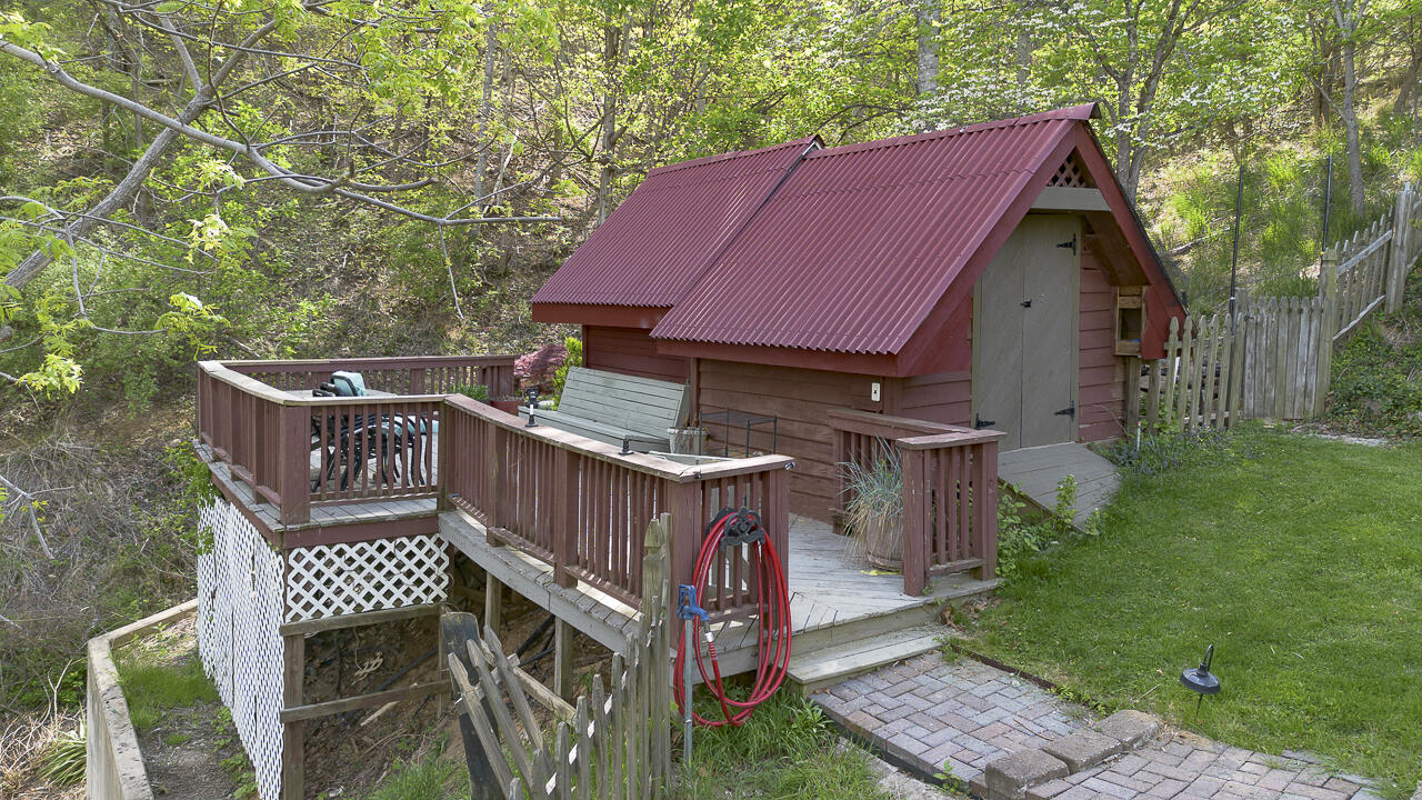 311 Higgins Hollow Rd