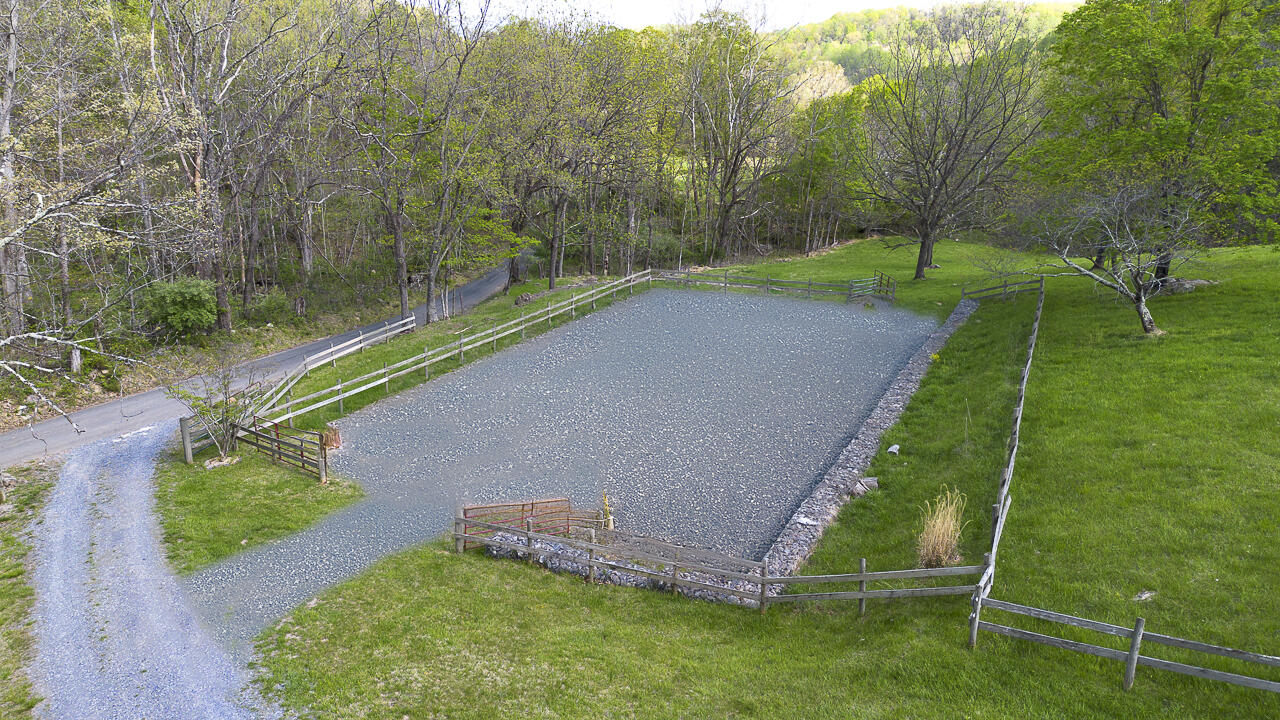 311 Higgins Hollow Rd