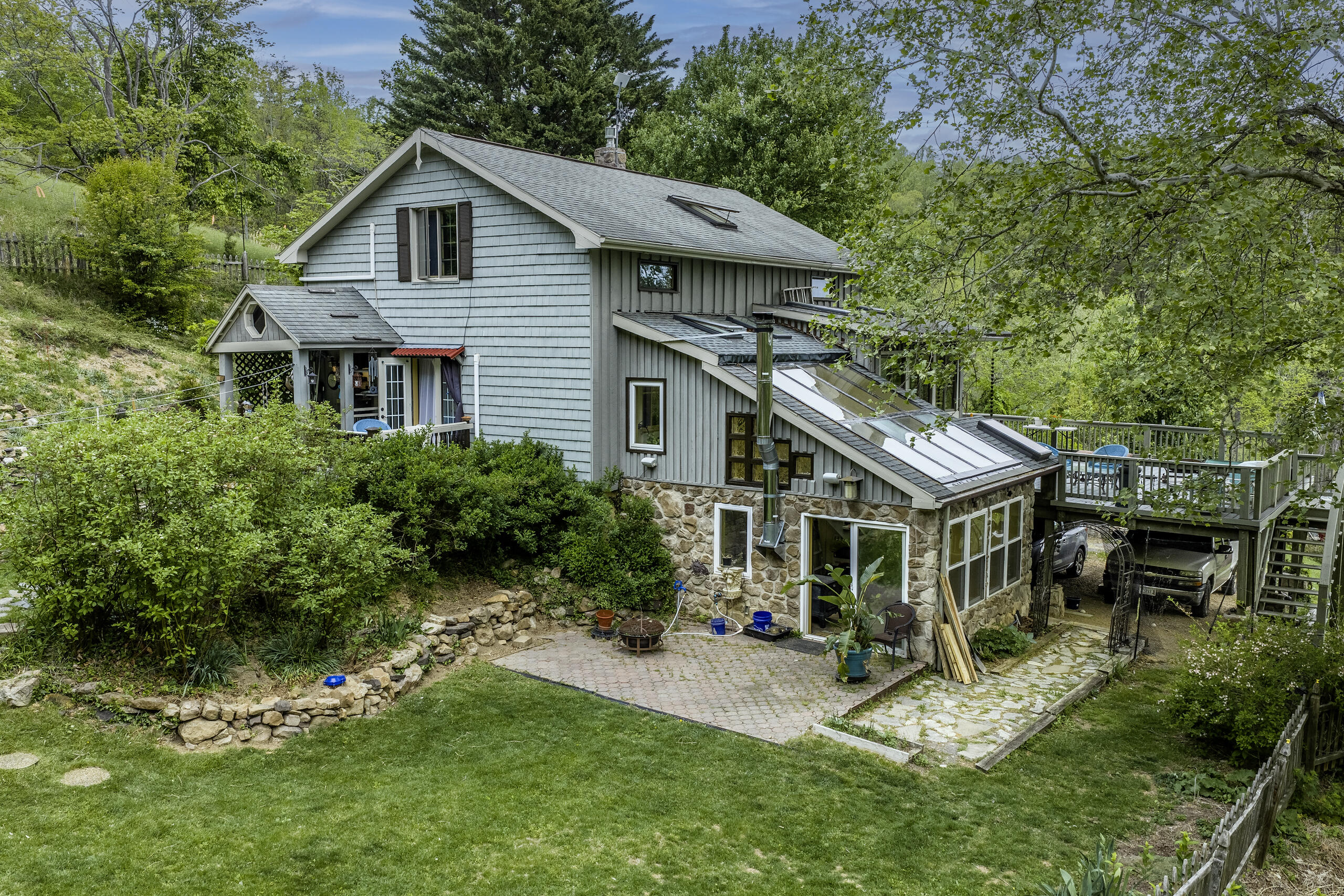 311 Higgins Hollow Rd