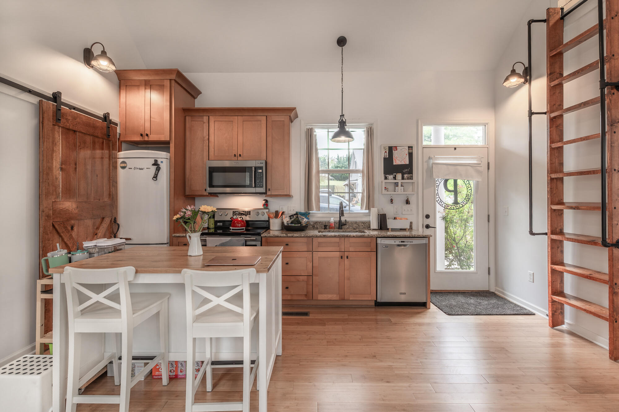 408 Evans Dr