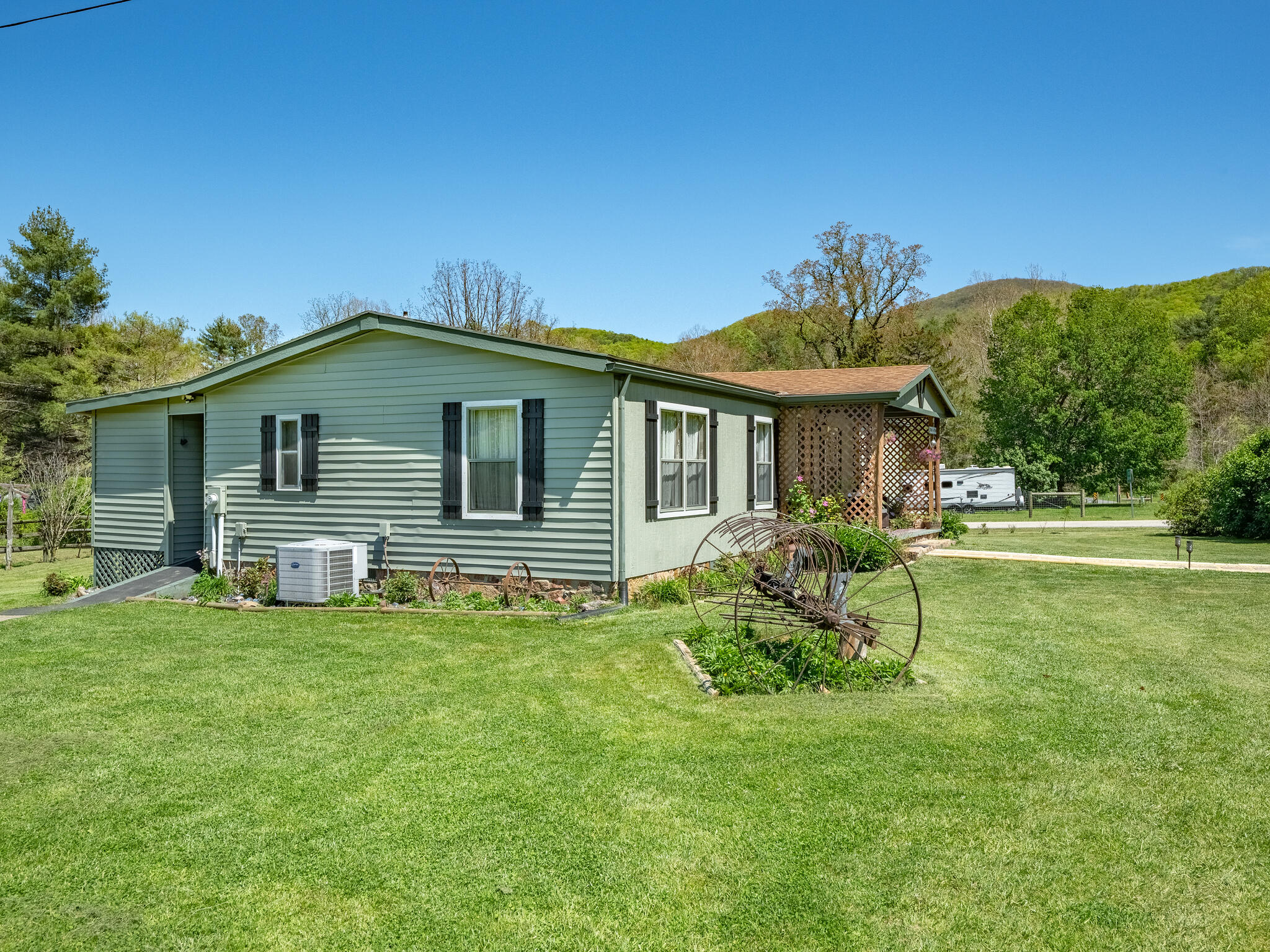 694 Rockbridge Alum Springs Rd