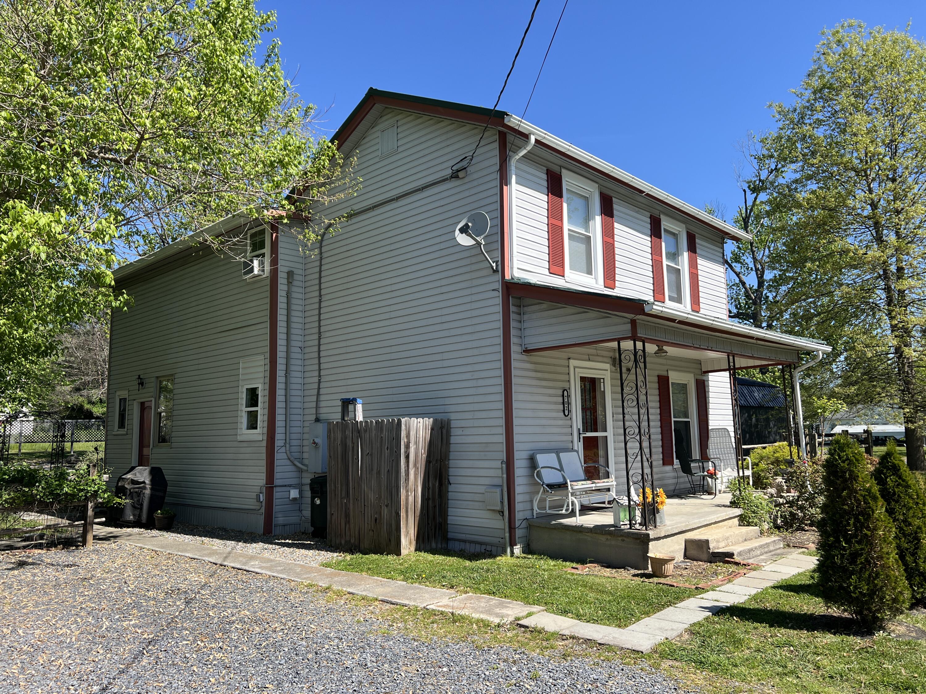 702 Anderson St