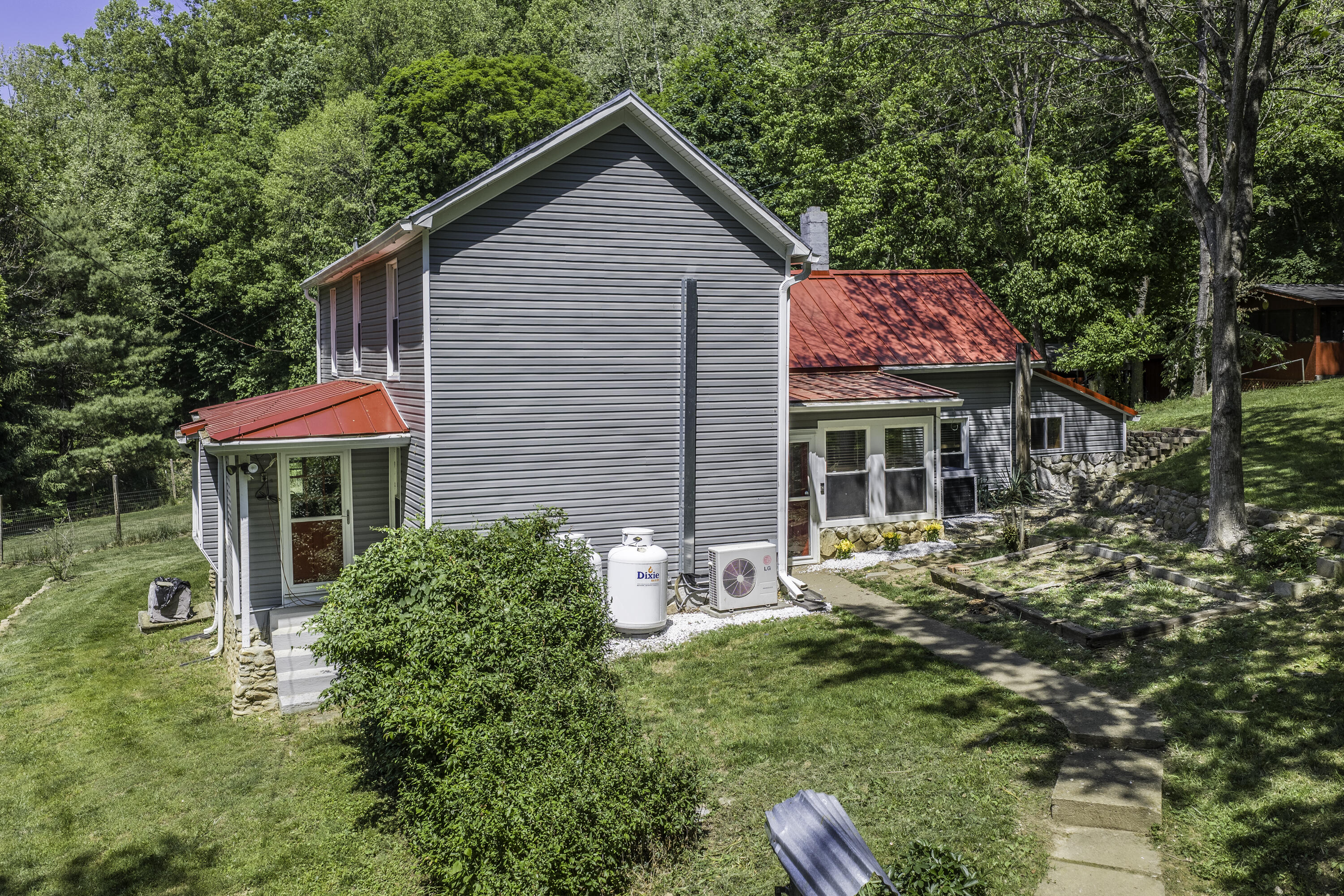 53 & 13 Siding Ln