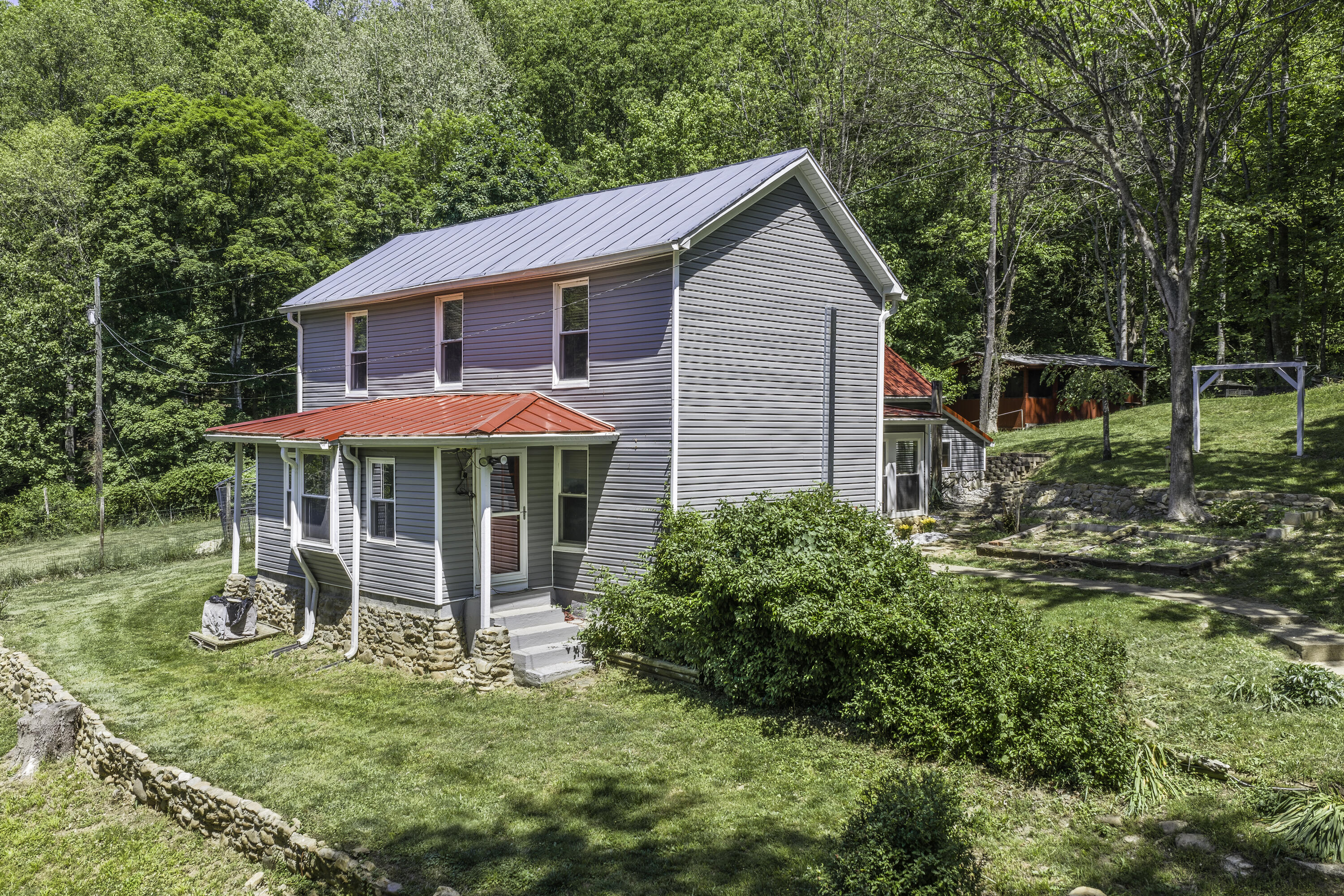 53 & 13 Siding Ln