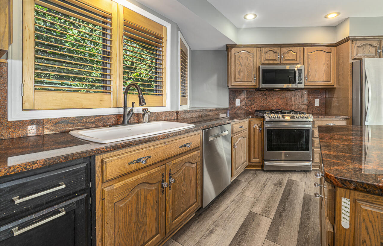 150 Forest Hill View