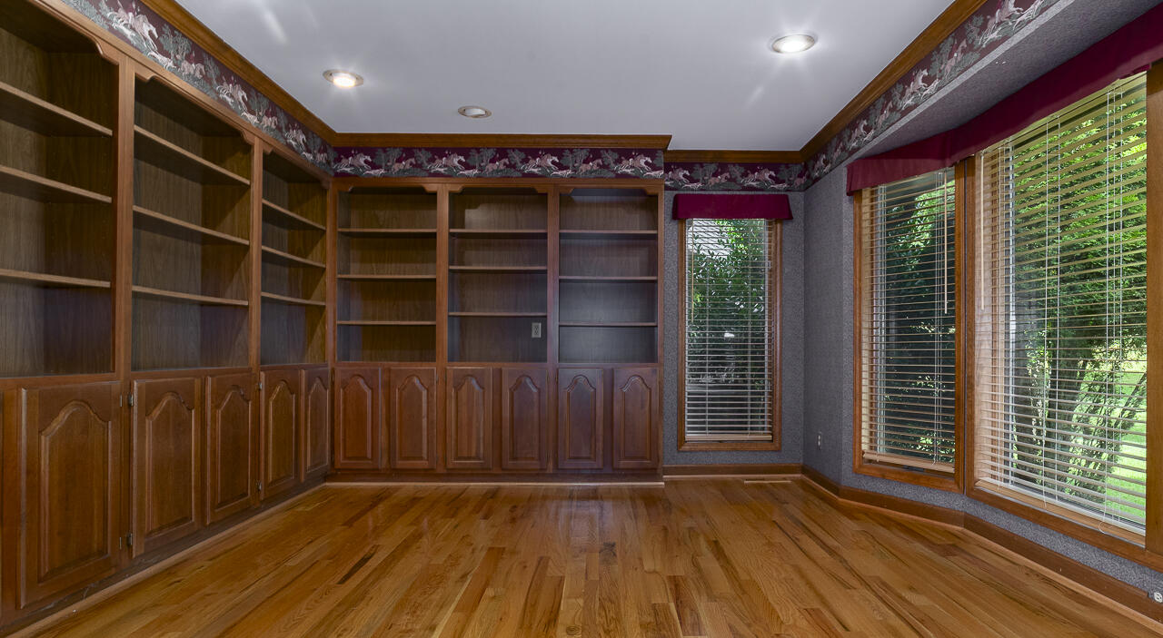 150 Forest Hill View