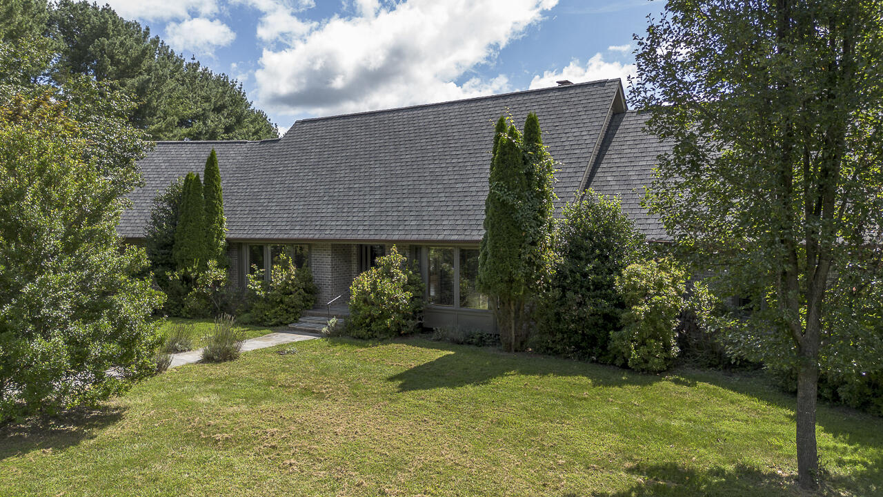 150 Forest Hill View