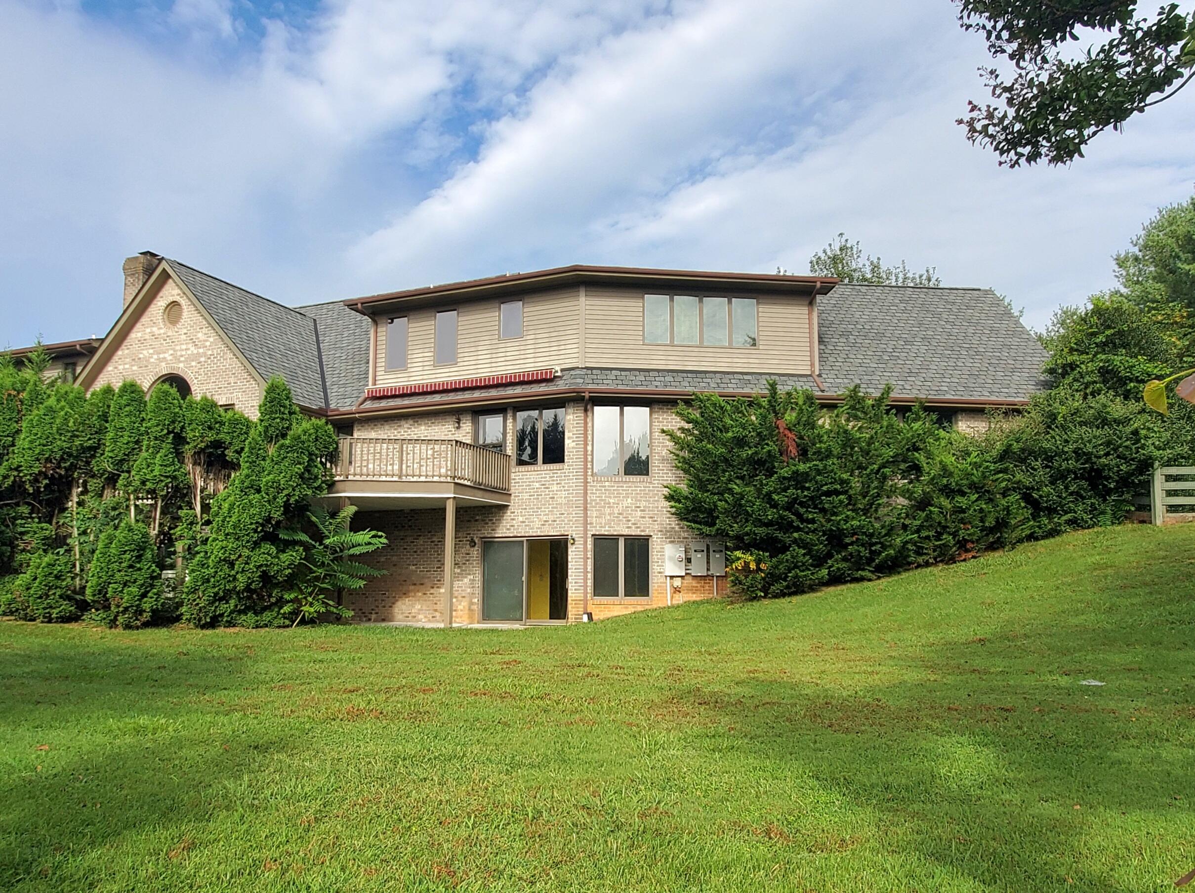 150 Forest Hill View