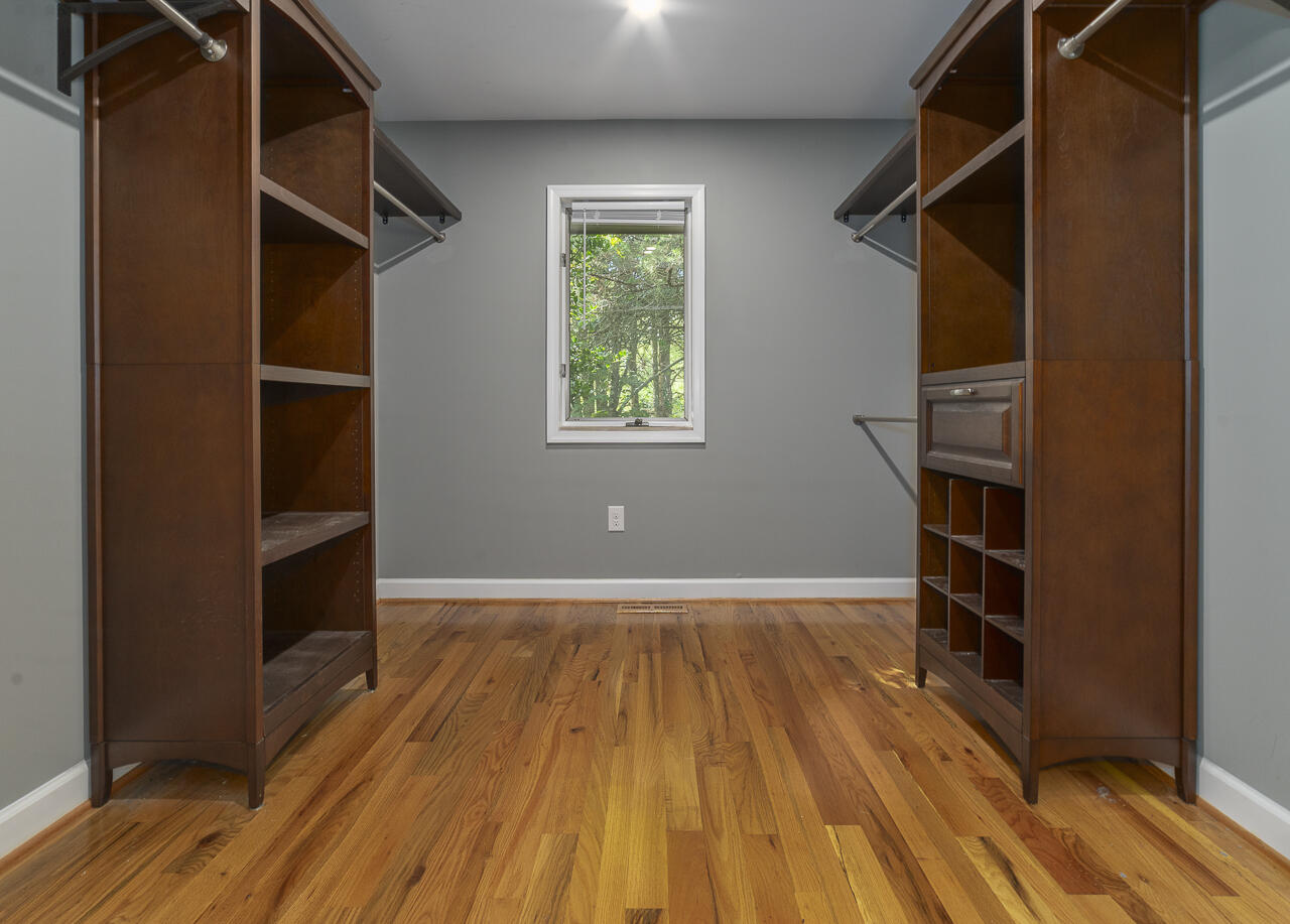 150 Forest Hill View