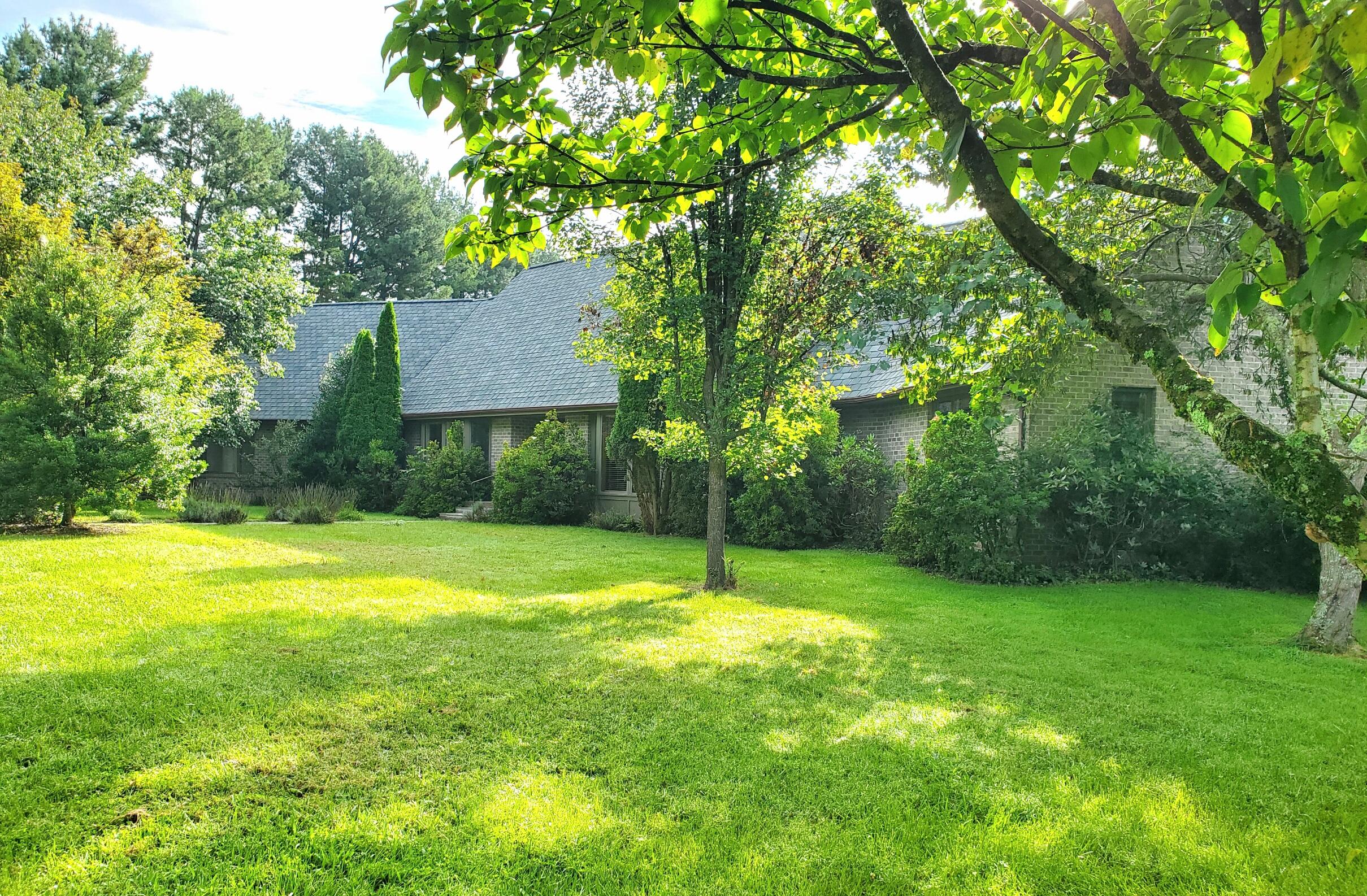 150 Forest Hill View