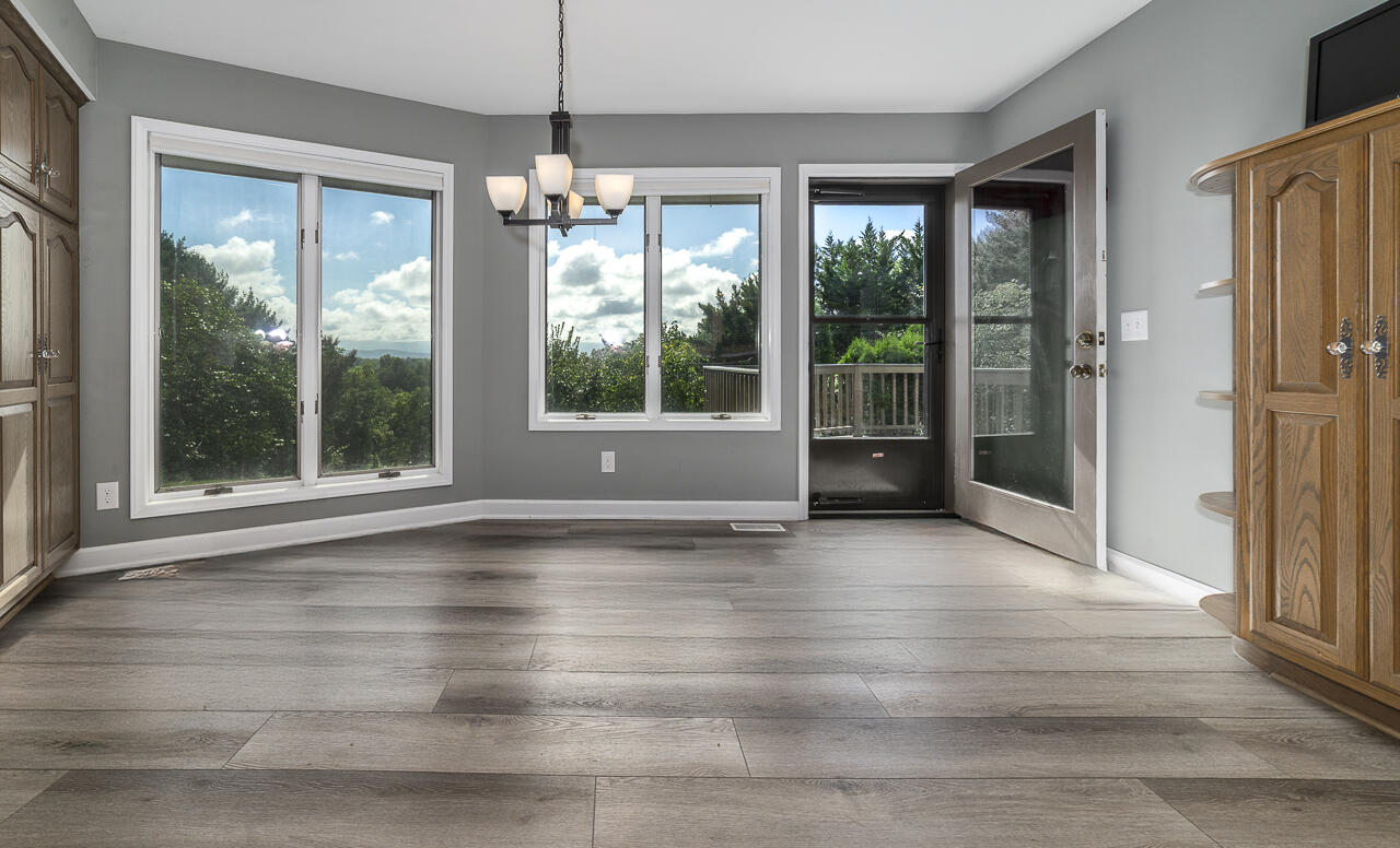 150 Forest Hill View