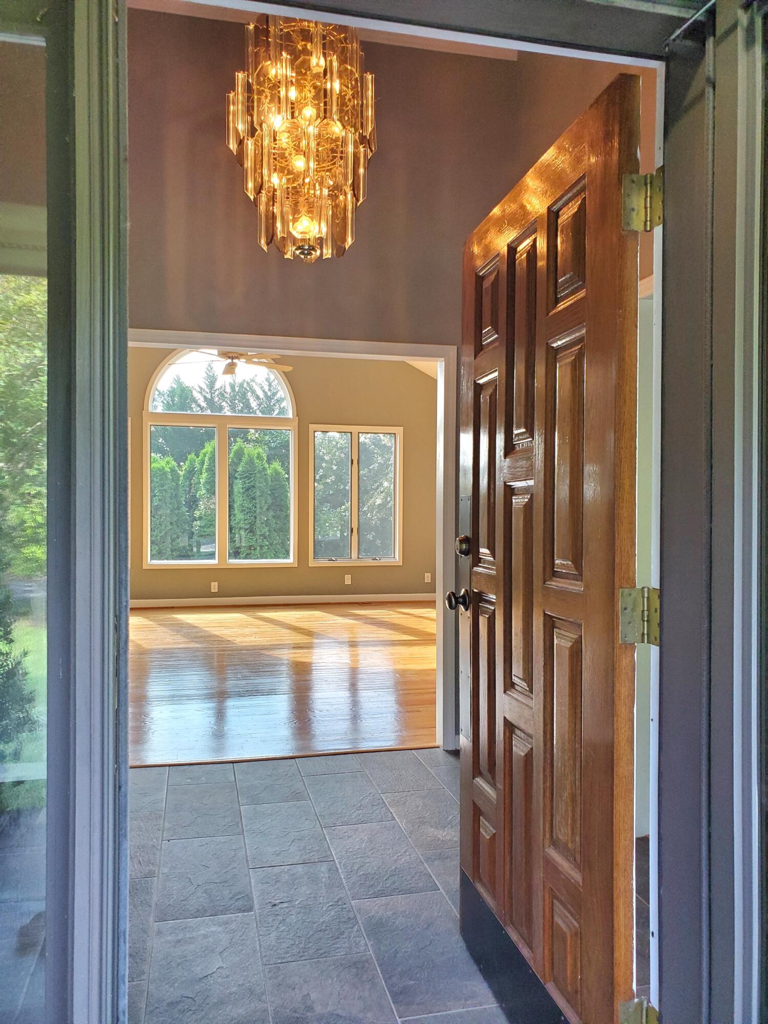 150 Forest Hill View