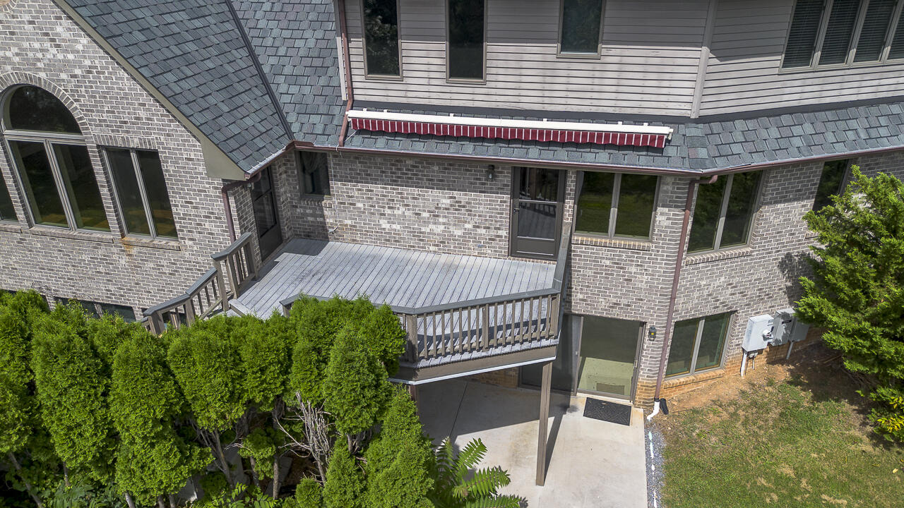 150 Forest Hill View