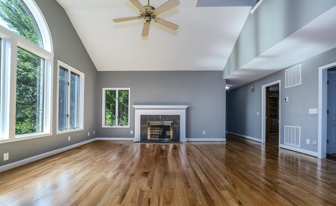 150 Forest Hill View