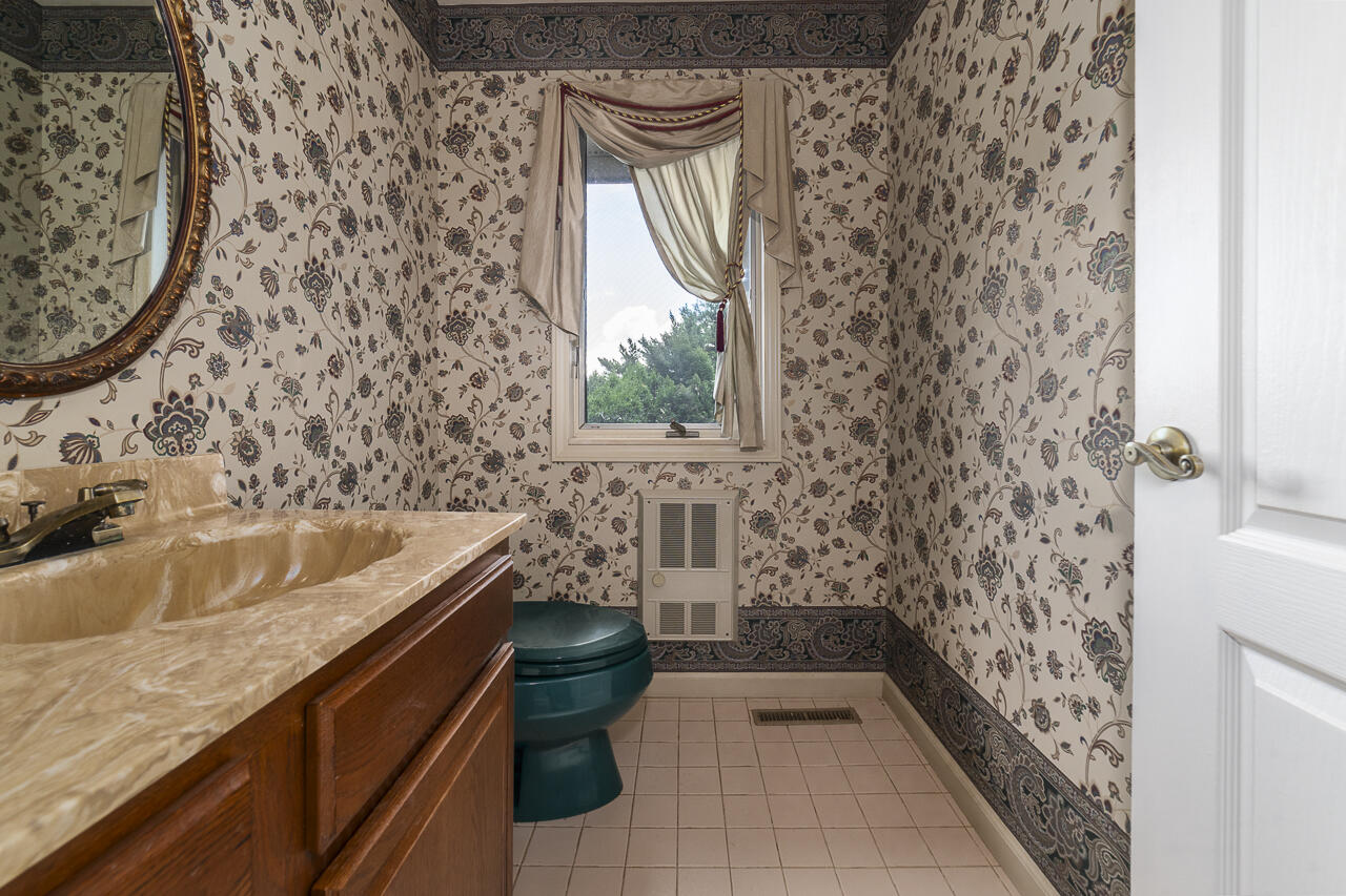 150 Forest Hill View