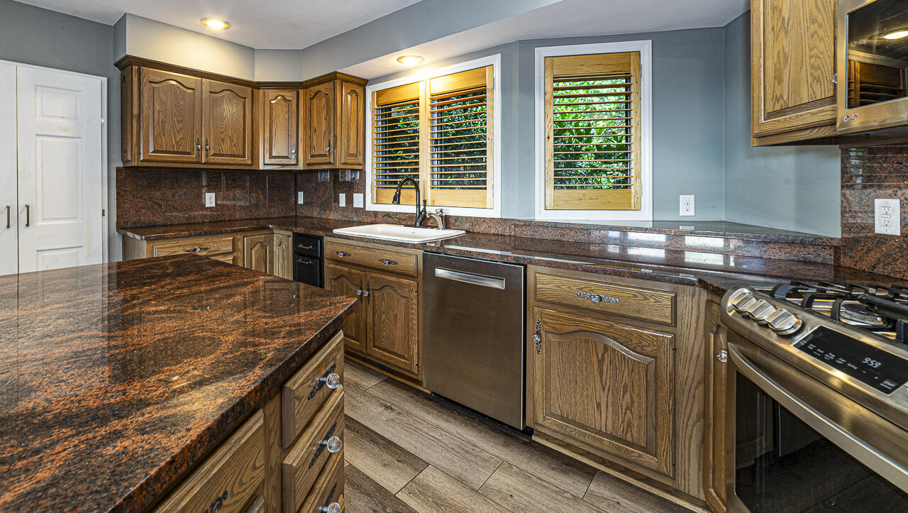 150 Forest Hill View