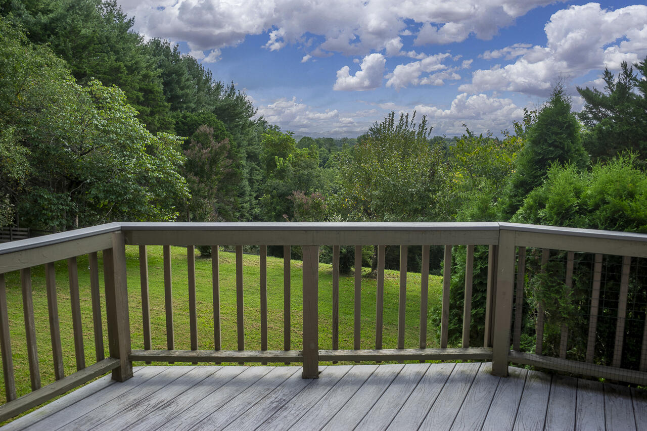150 Forest Hill View